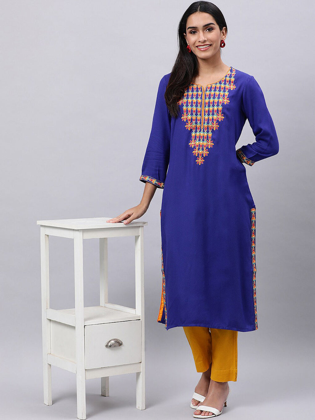 Souchii Women Beautiful Ethnic Motifs Yoke Design Mirror Work Kurta - Distacart