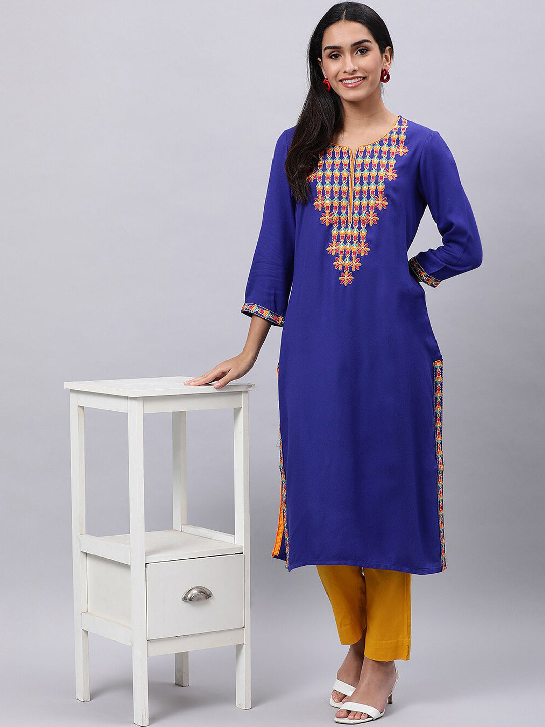Souchii Women Beautiful Ethnic Motifs Yoke Design Mirror Work Kurta - Distacart