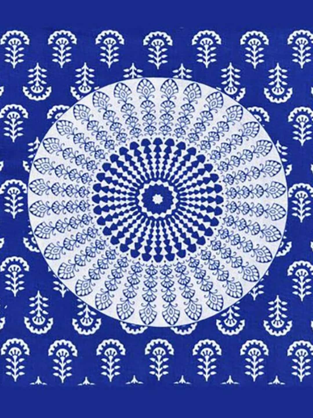 HOMETALES Blue & White Ethnic Motifs Cotton 104 TC King Bedsheet with 2 Pillow Covers