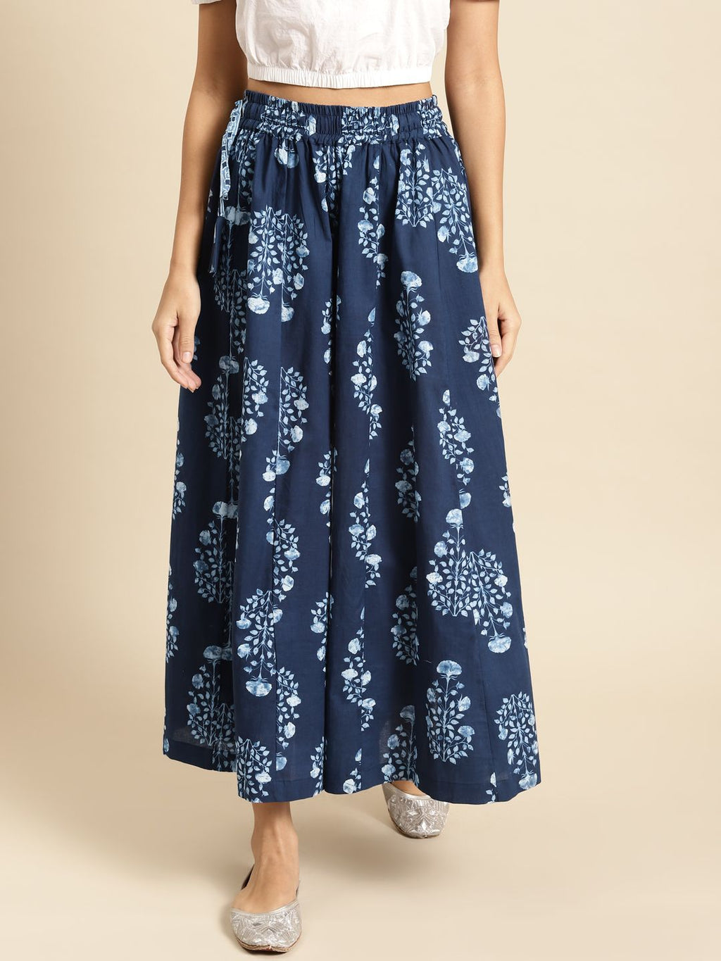 TAG 7 Women Navy Blue & White Printed Flared Palazzos