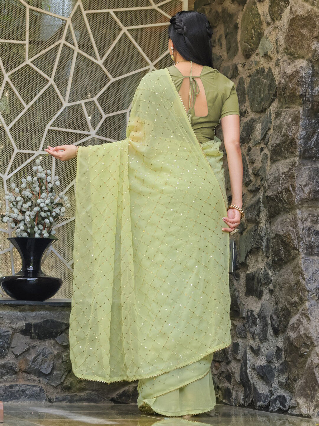 Tikhi Imli Embellished Sequinned Saree - Distacart