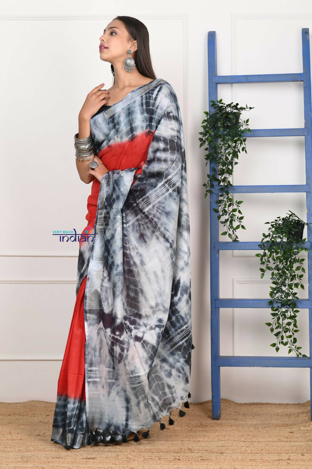 Very Much Indian Handmade Tie And Dye Cotton Saree By Women Weavers -Red Black - Distacart
