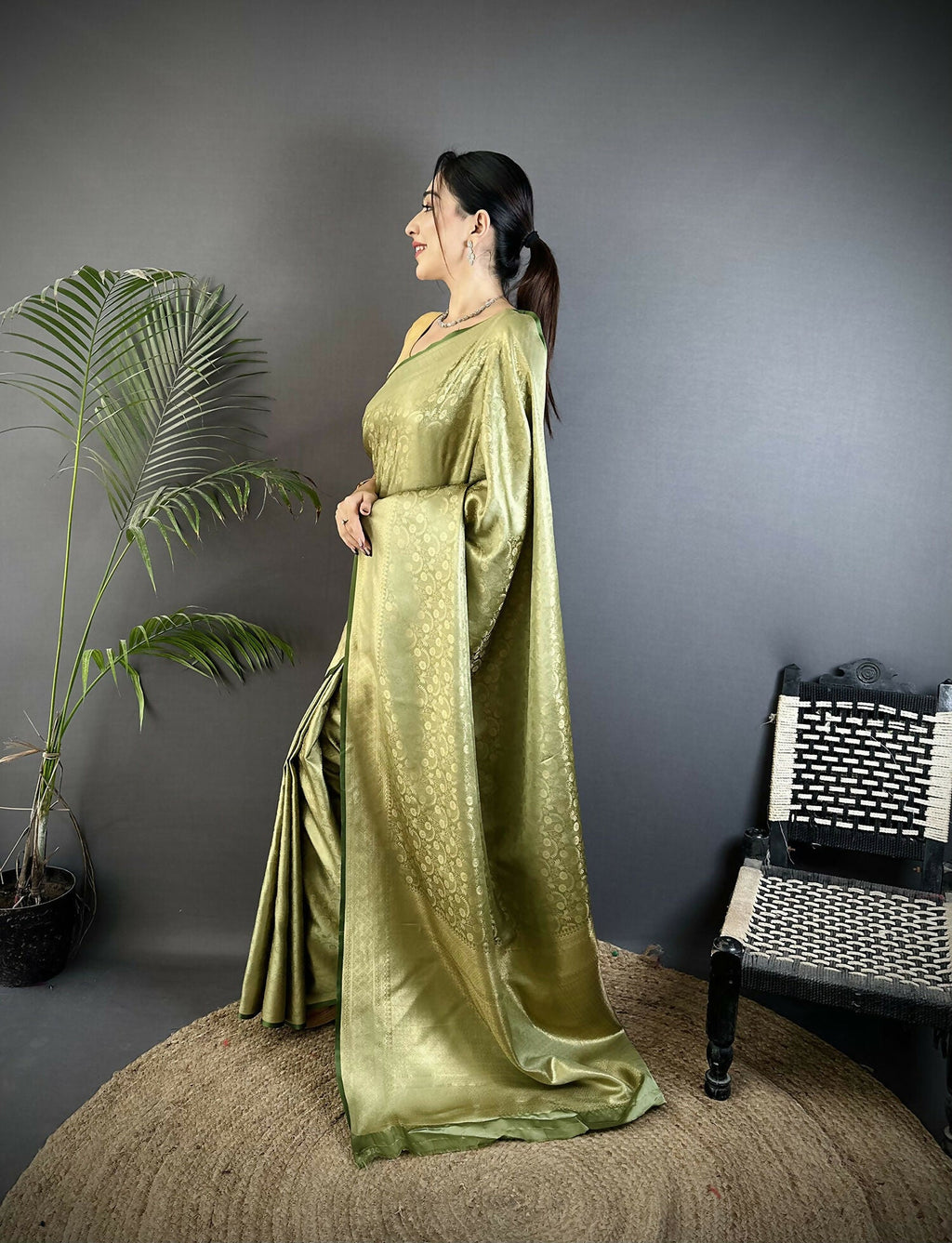 Joban Fashion Olive Green Floral & Paisley Motifs Soft Satin Silk Banarasi Saree - Distacart