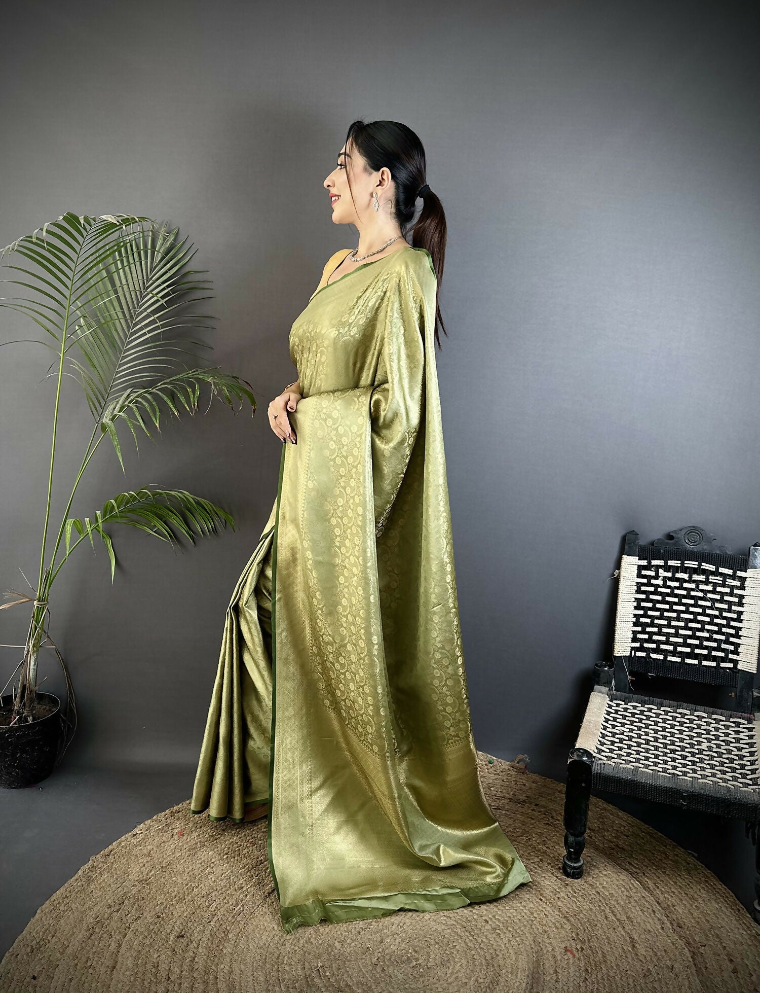 Joban Fashion Olive Green Floral & Paisley Motifs Soft Satin Silk Banarasi Saree - Distacart