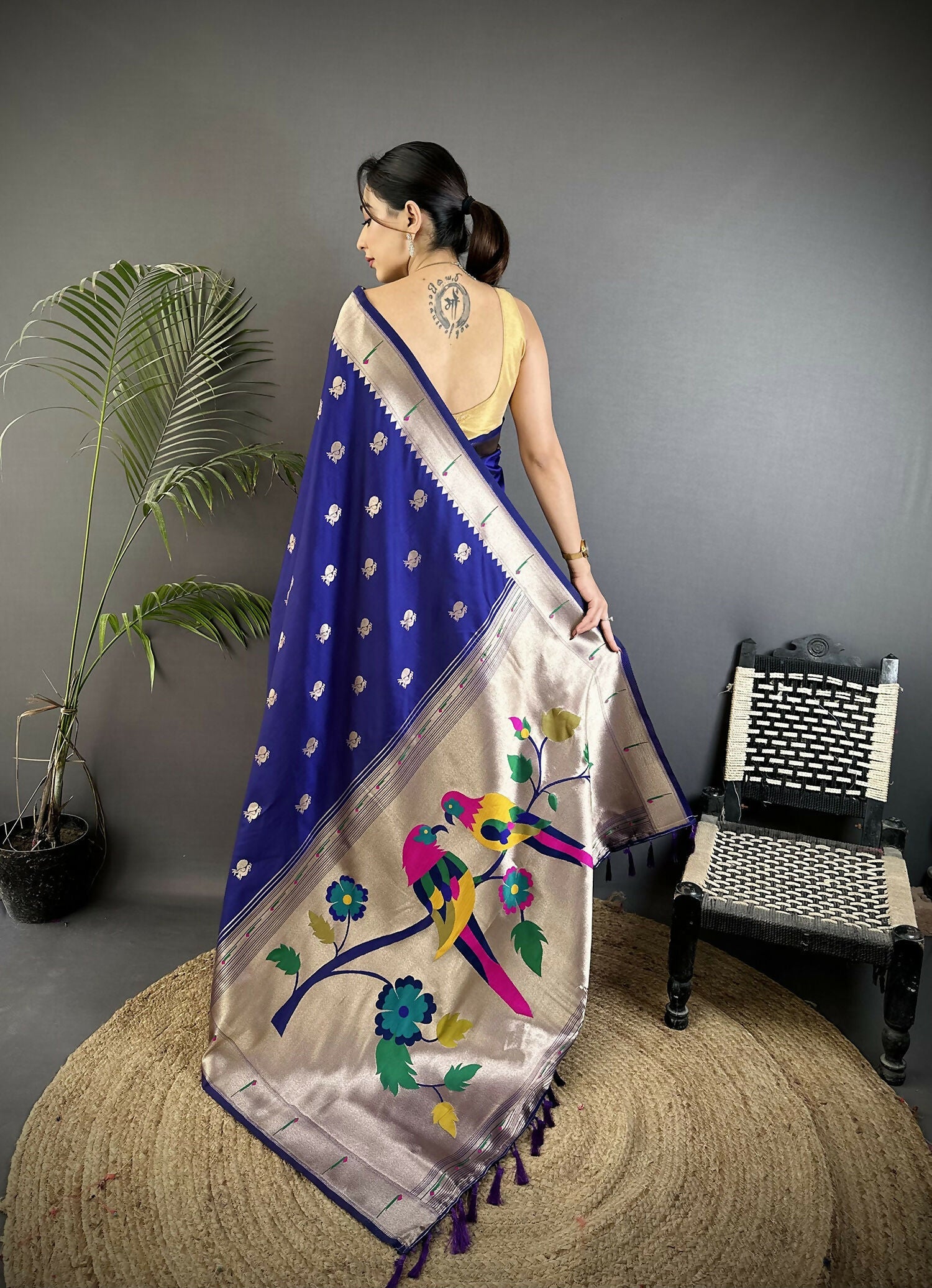 Joban Fashion Royal Blue Peacock & Floral Motifs Soft Silk Kanchipuram Saree - Distacart
