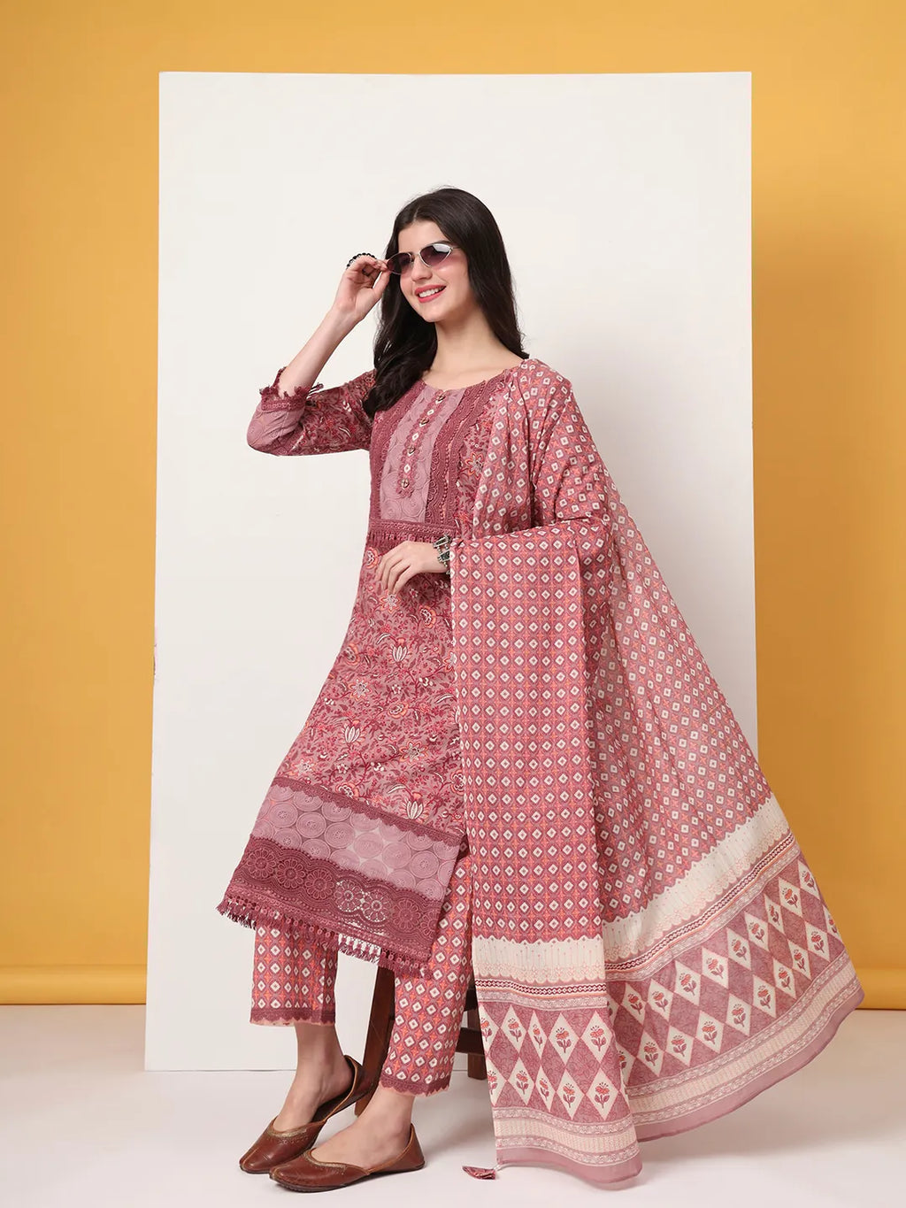 Yufta Cotton Pink Kurta Dupatta Set With Lace Detailing