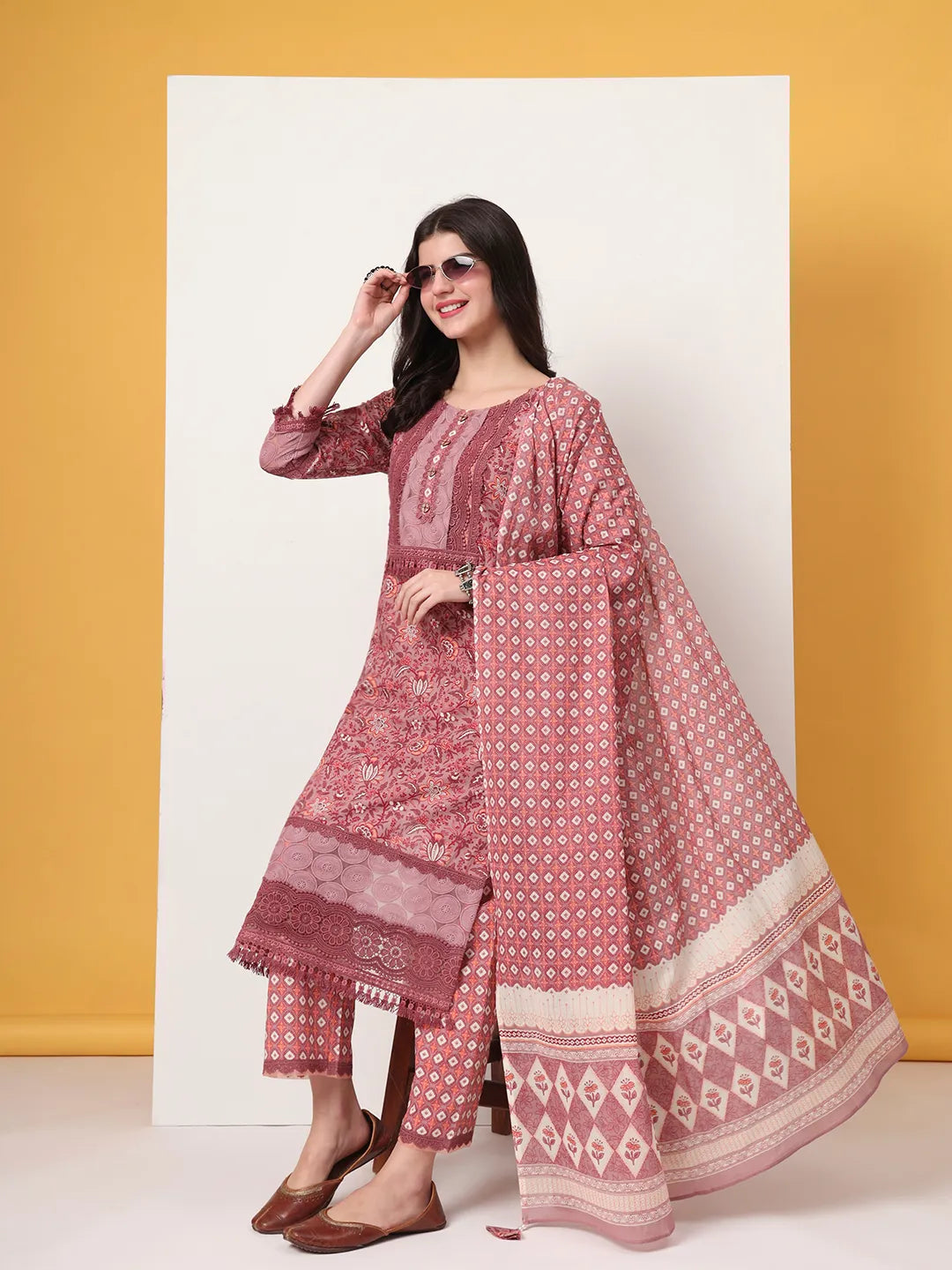 Yufta Cotton Pink Kurta Dupatta Set With Lace Detailing
