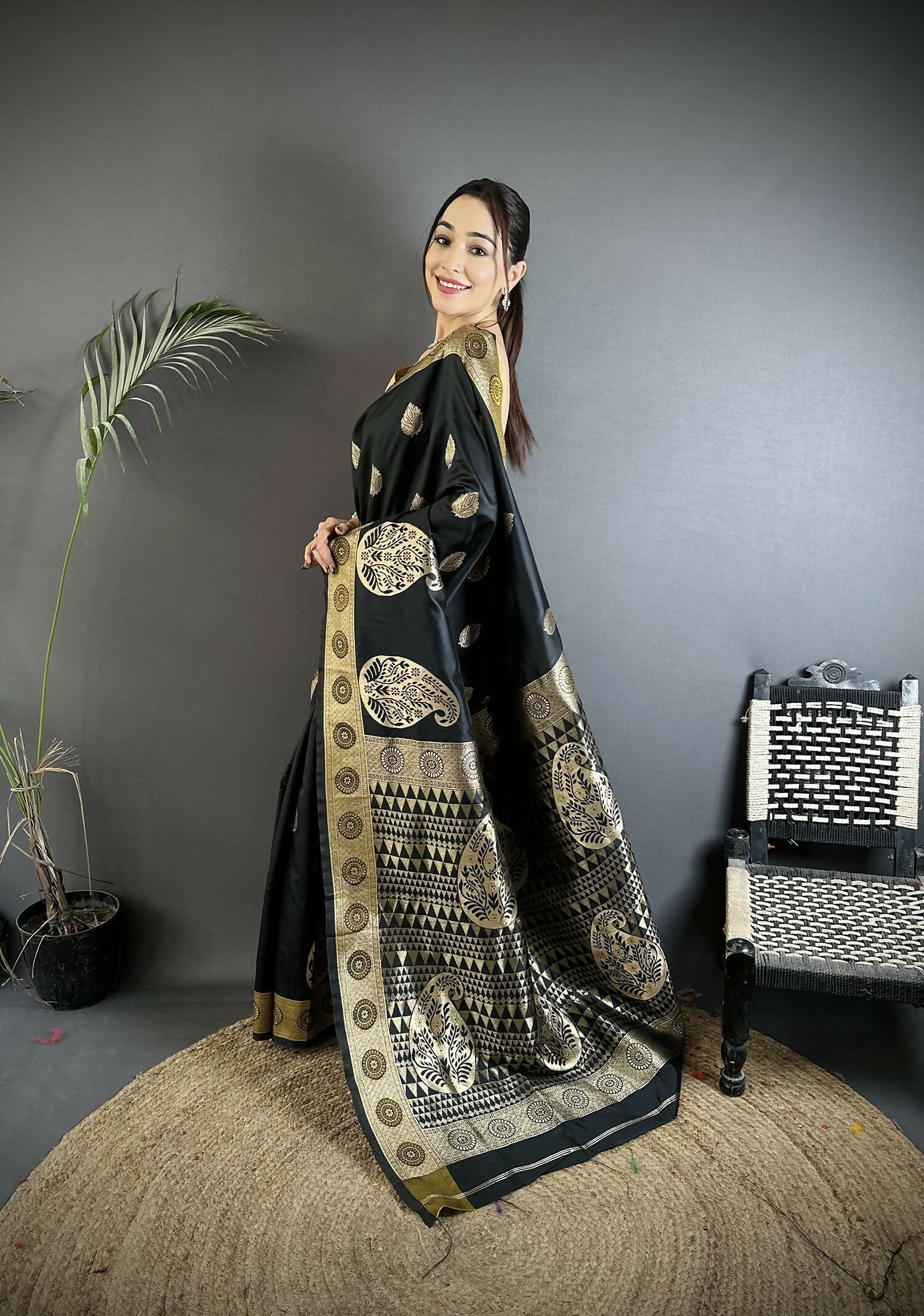 Joban Fashion Black Paisley Soft Silk Banarasi Saree - Distacart