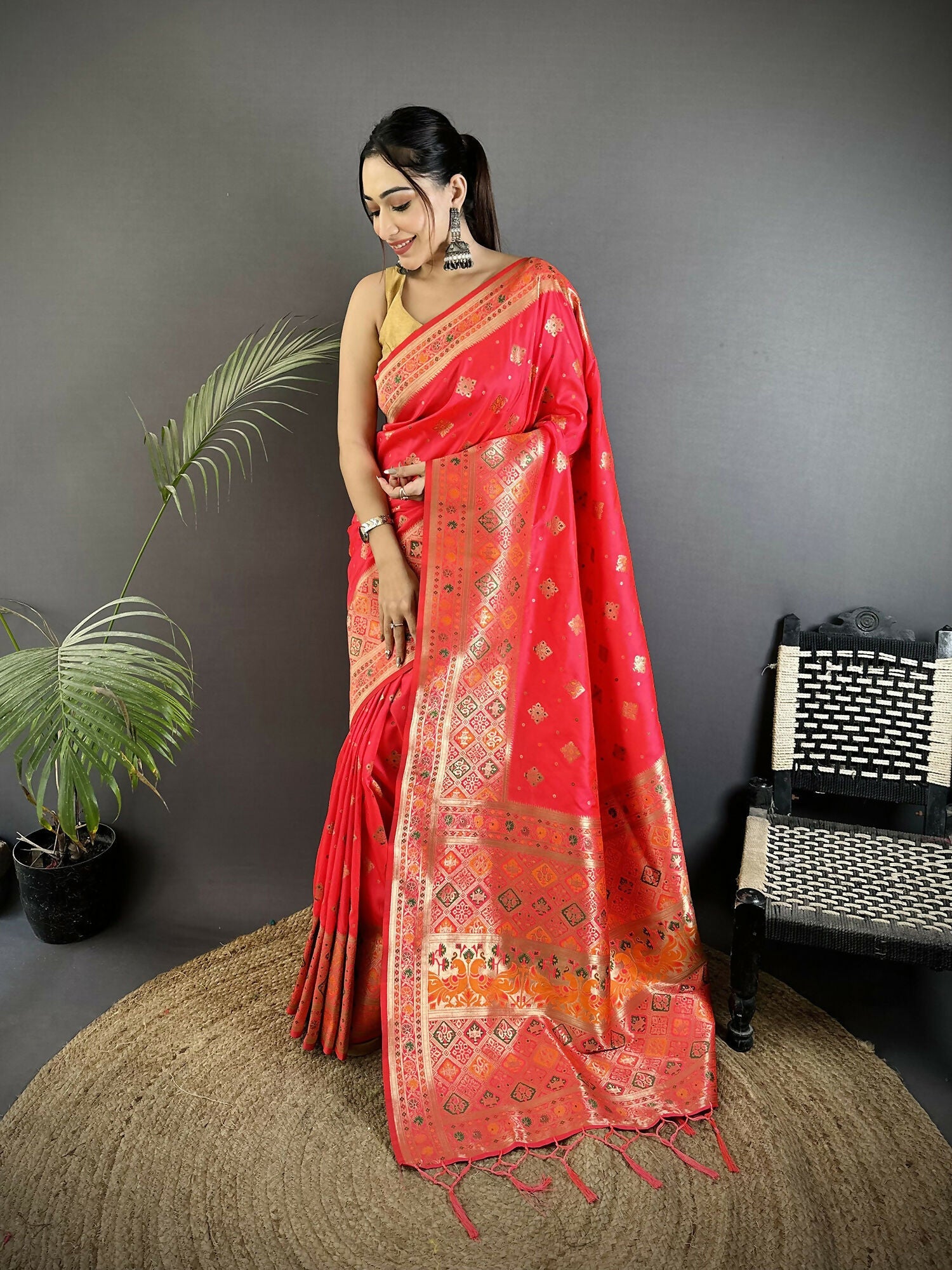 Joban Fashion Rani Pink Geometric Pattern Soft Silk Patola Saree - Distacart