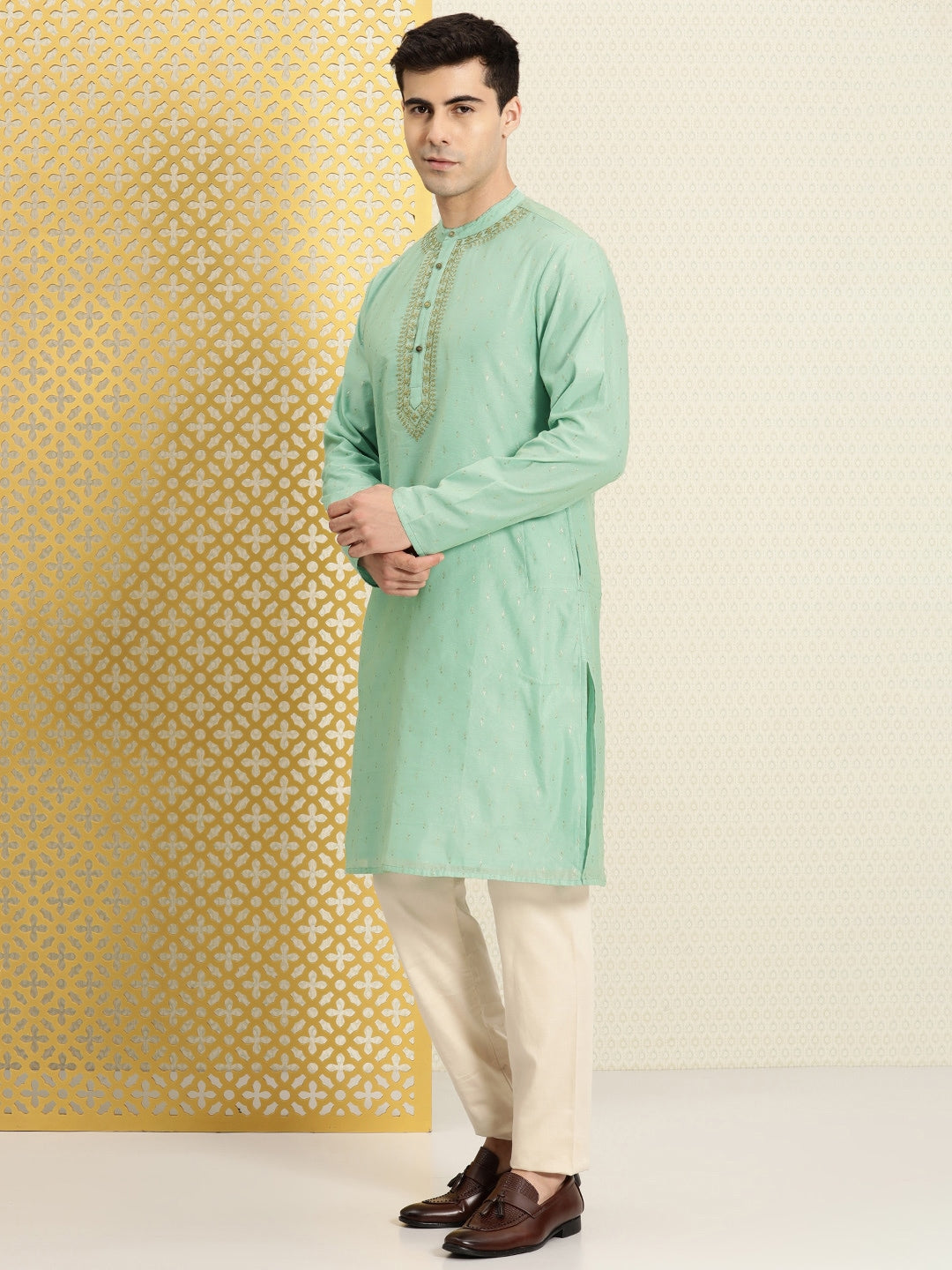 House of Pataudi Floral Printed Sequined Yoke Design Jashn Kurta