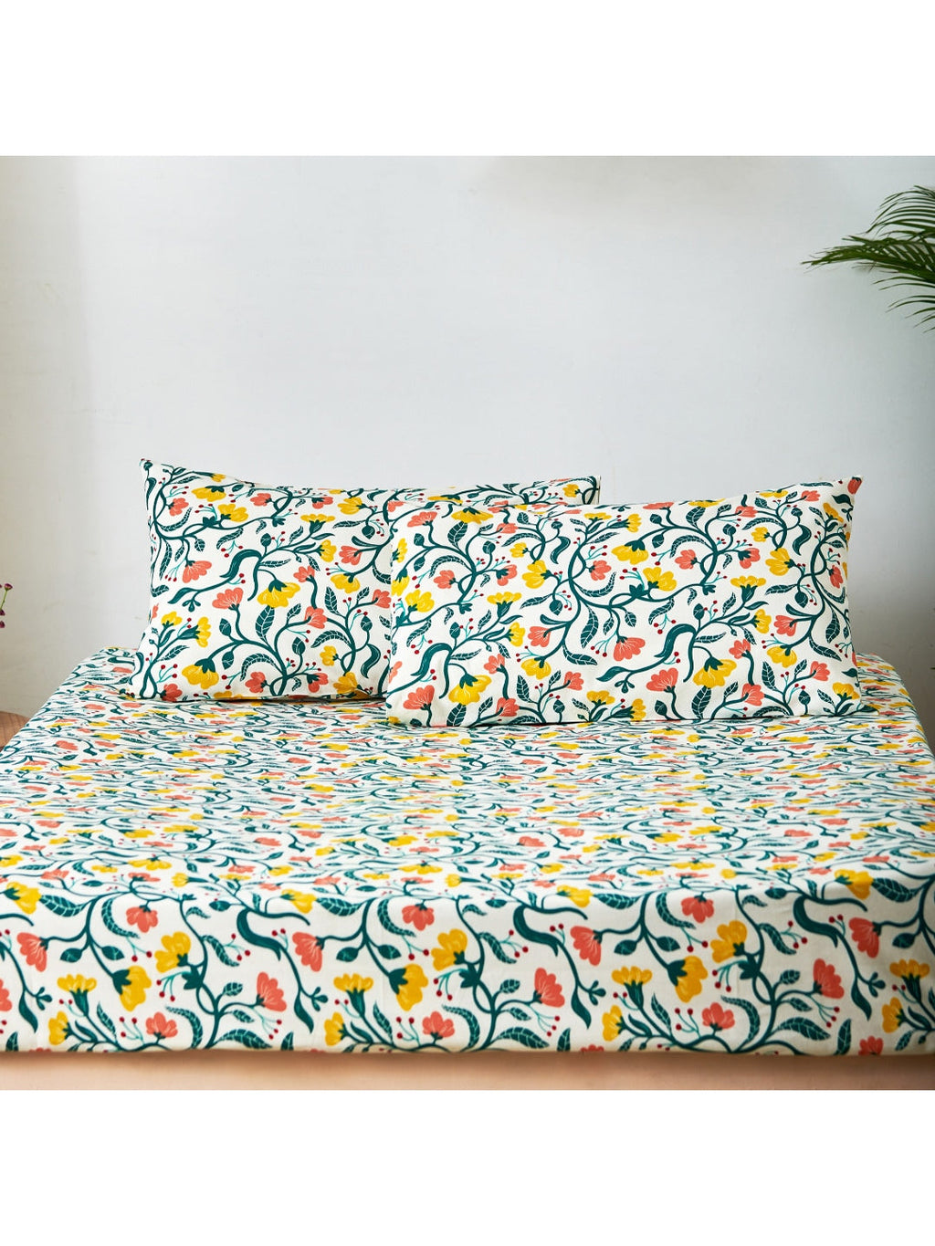 Chumbak White & Yellow Floral 136 TC Cotton 1 Queen Bedsheet with 2 Pillow Covers