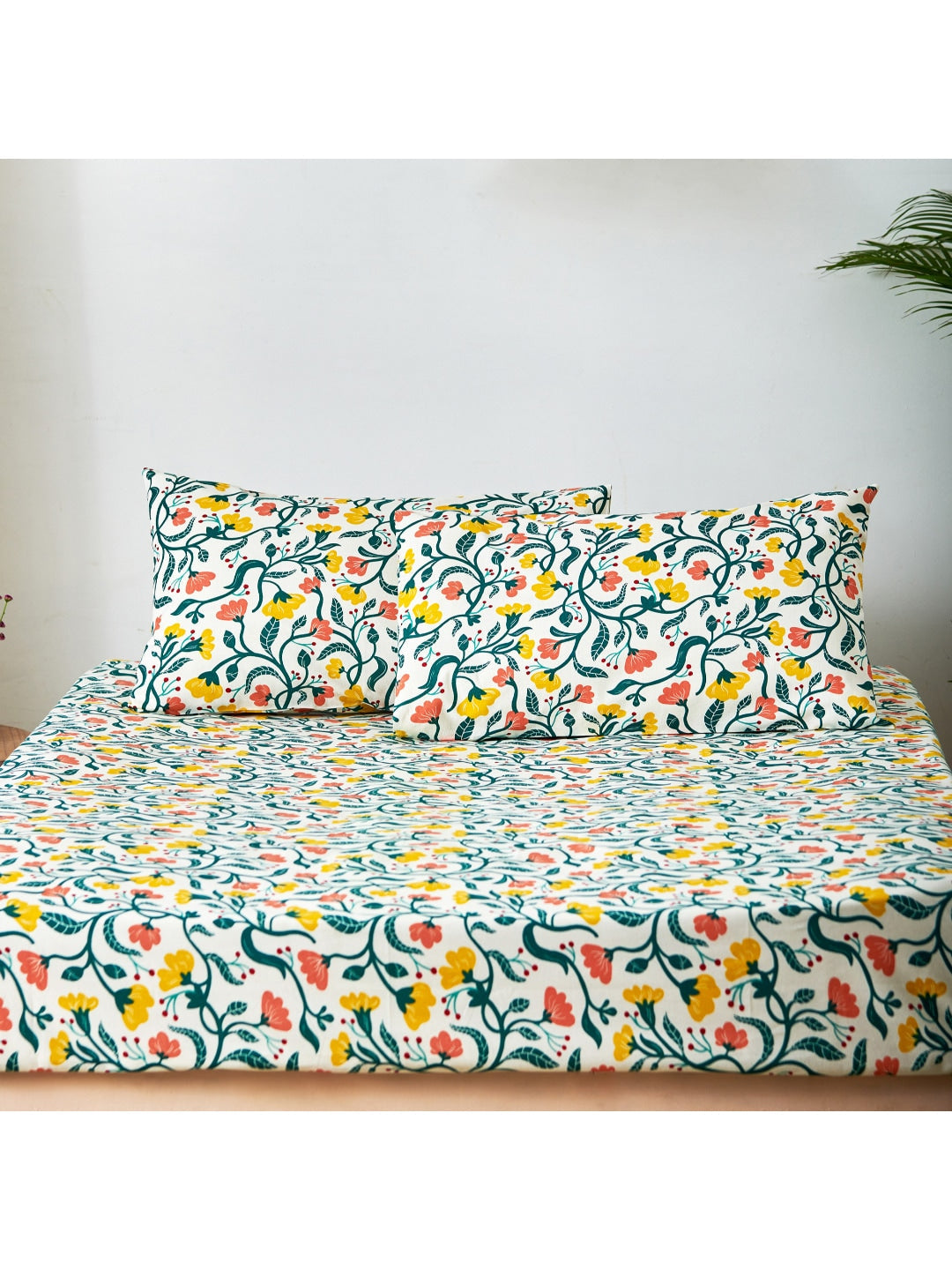 Chumbak White & Yellow Floral 136 TC Cotton 1 Queen Bedsheet with 2 Pillow Covers