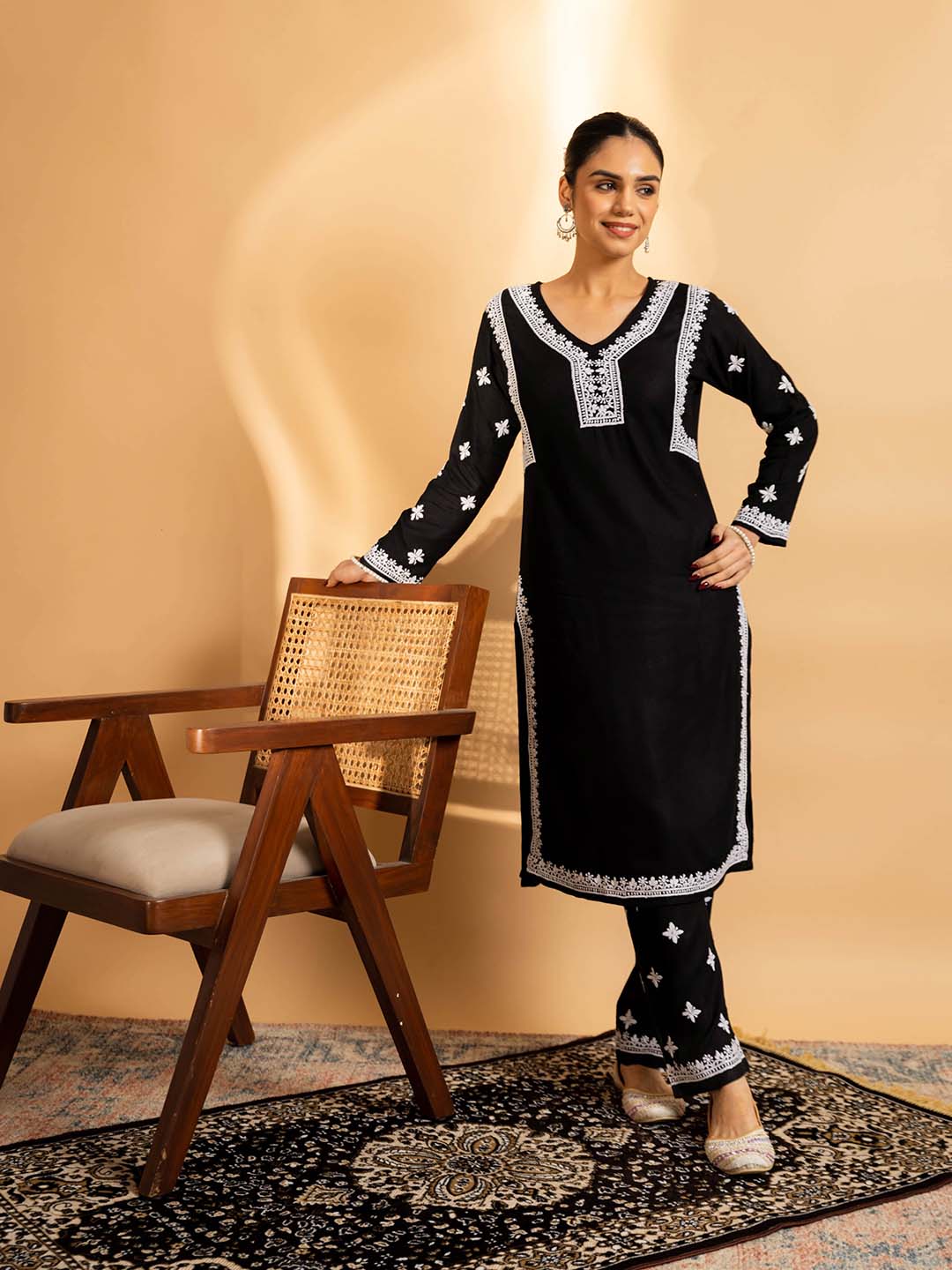 HOUSE OF KARI Floral Embroidered Chikankari Kurta With Trouser