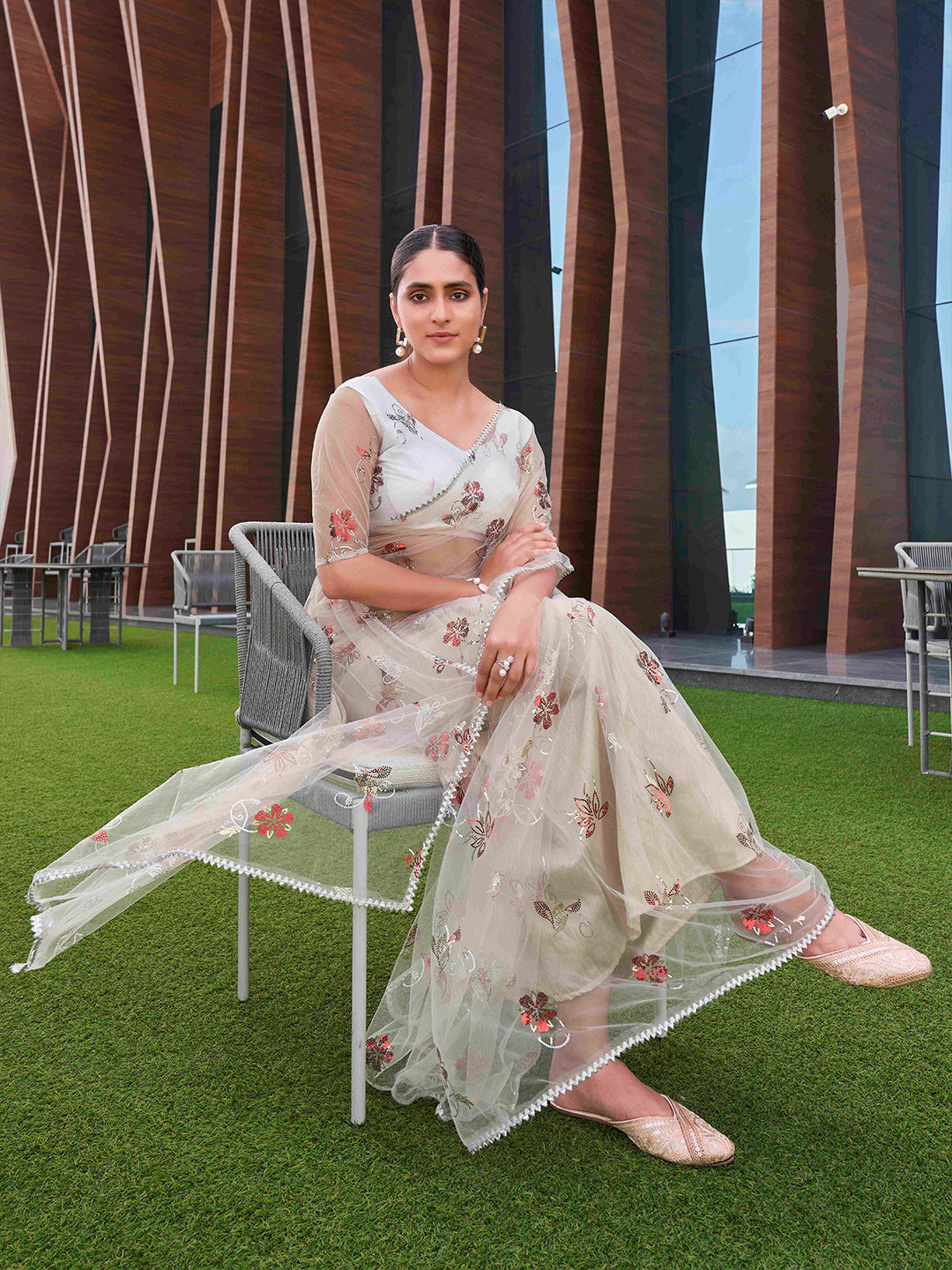 Tikhi Imli Embellished Women Saree - Distacart