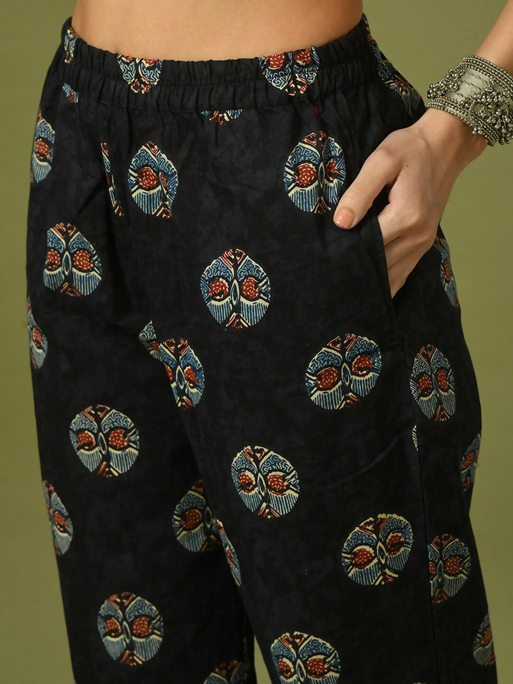 Myshka Women's Black Printed Cotton Straight Party Kurta Set