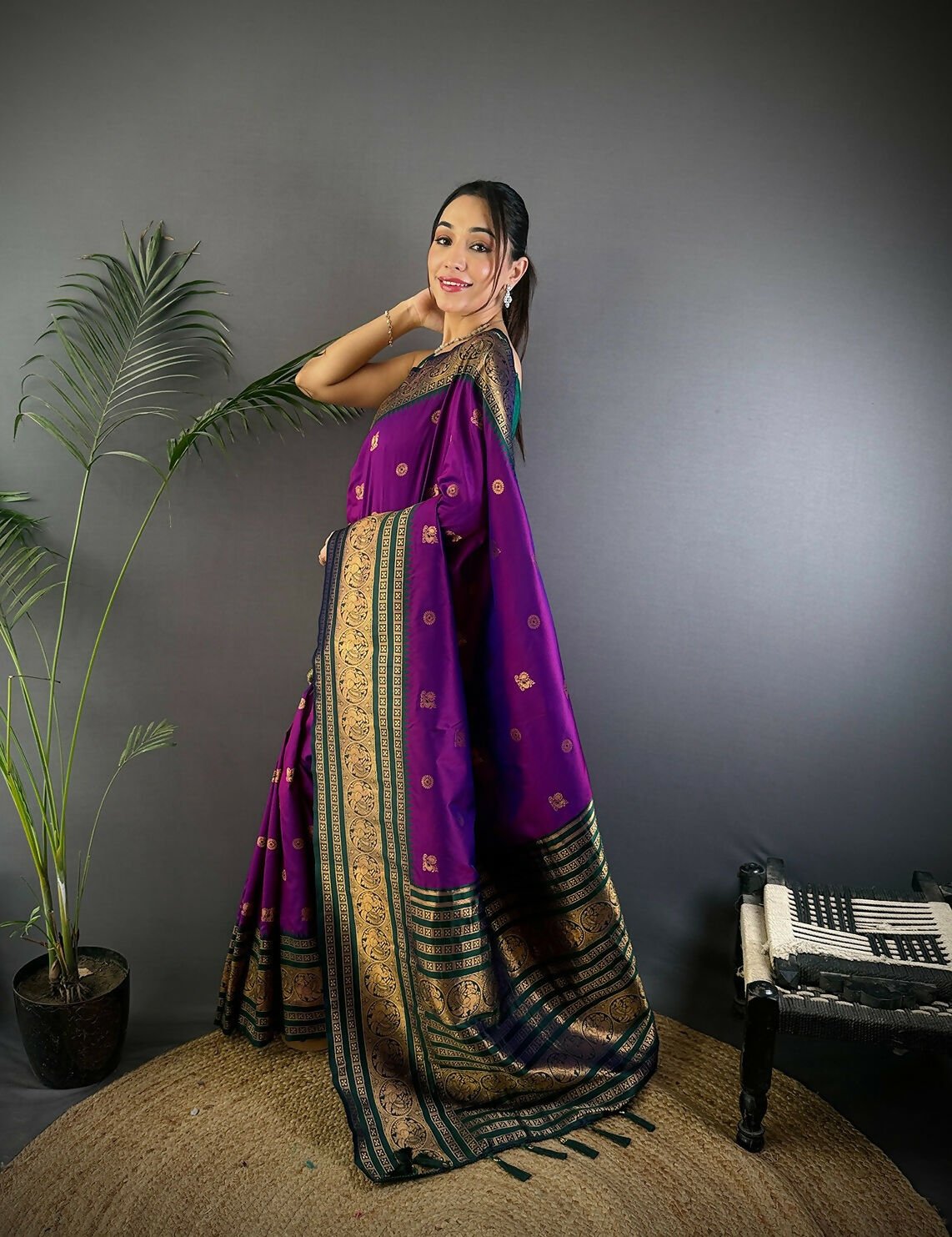 Joban Fashion Banarasi Magenta Woven Soft Silk Saree - Distacart