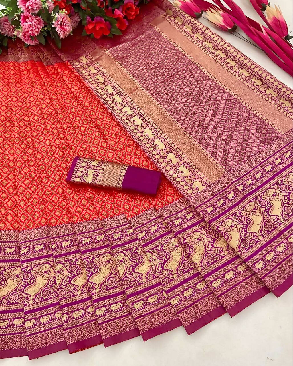 DEIANA'S Beautiful Designer Golden zari Soft Lichi Silk Saree - Red