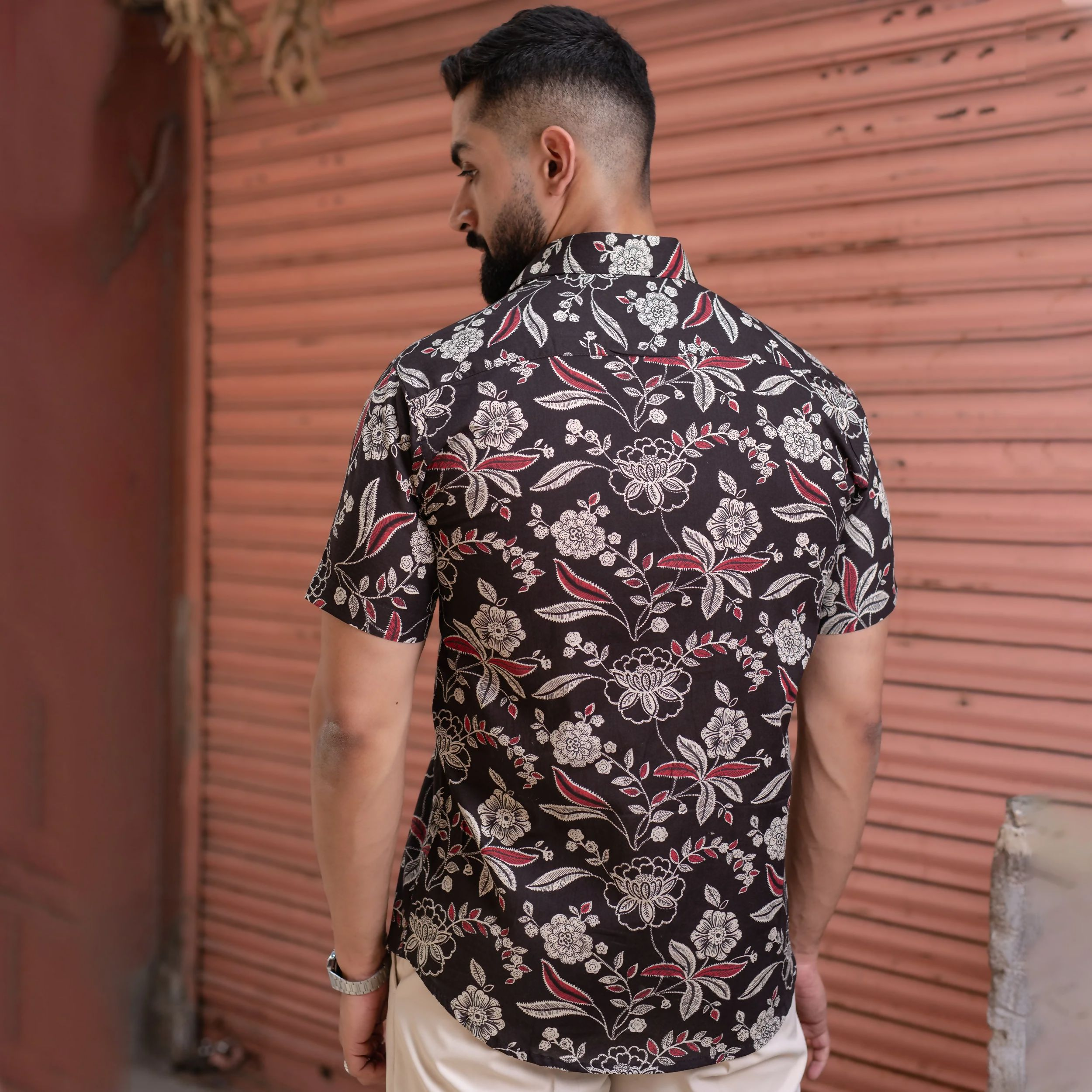 Miravan Men's Multi Colour Floral Printed Half Sleeve Slim Fit shirt