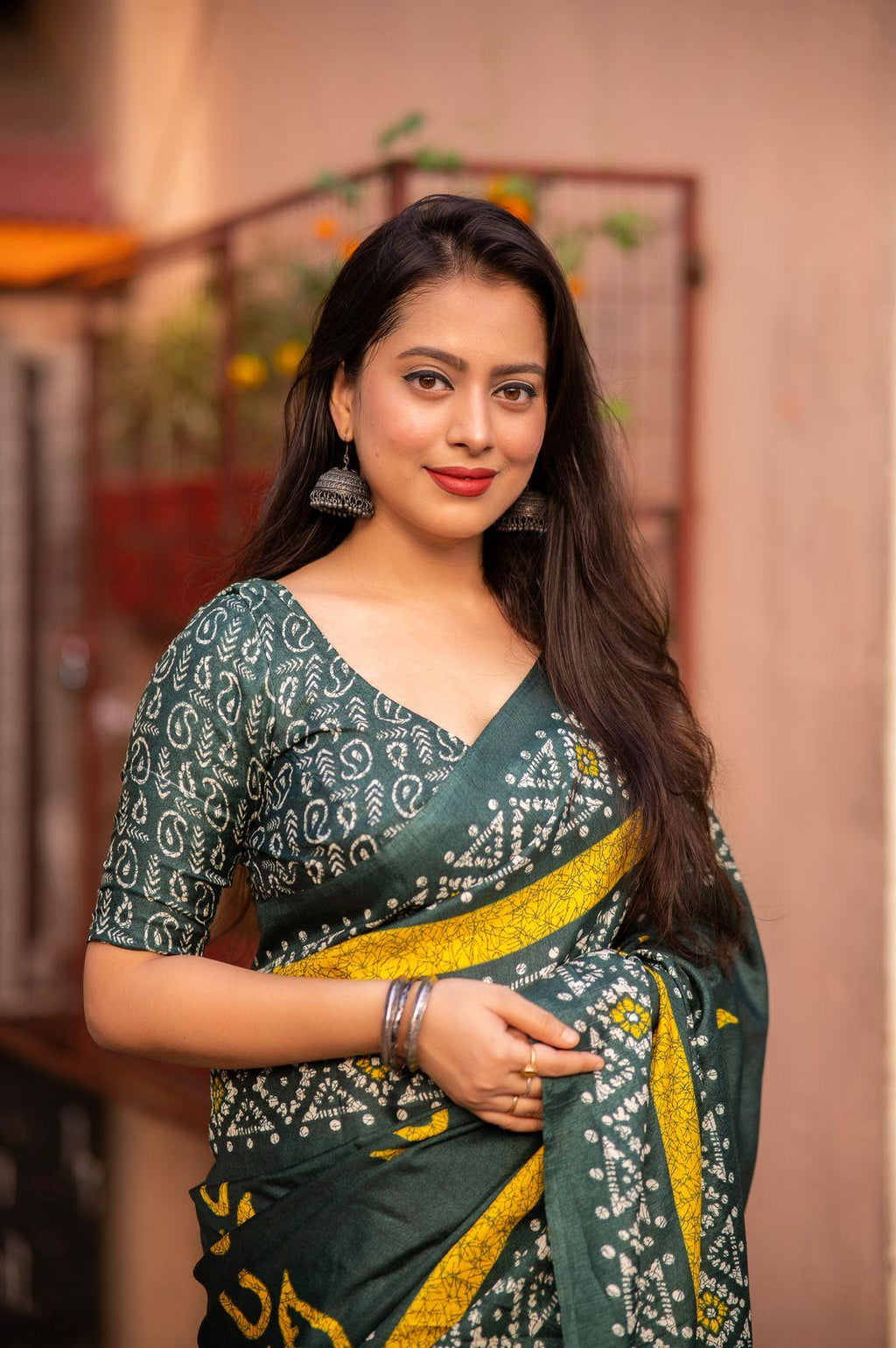 Green Silk Blend Ethnic Motifs Saree with Unstitched Blouse - A2M