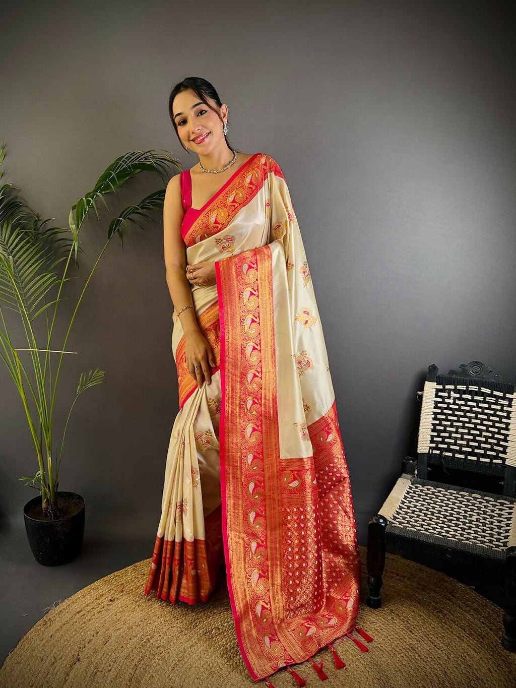 Joban Fashion Banarasi White Woven Soft Silk Saree - Distacart