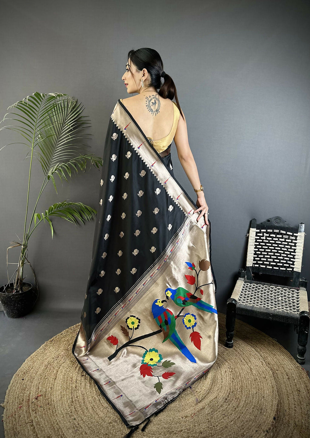Joban Fashion Black Peacock & Floral Motifs Soft Silk Kanchipuram Saree - Distacart