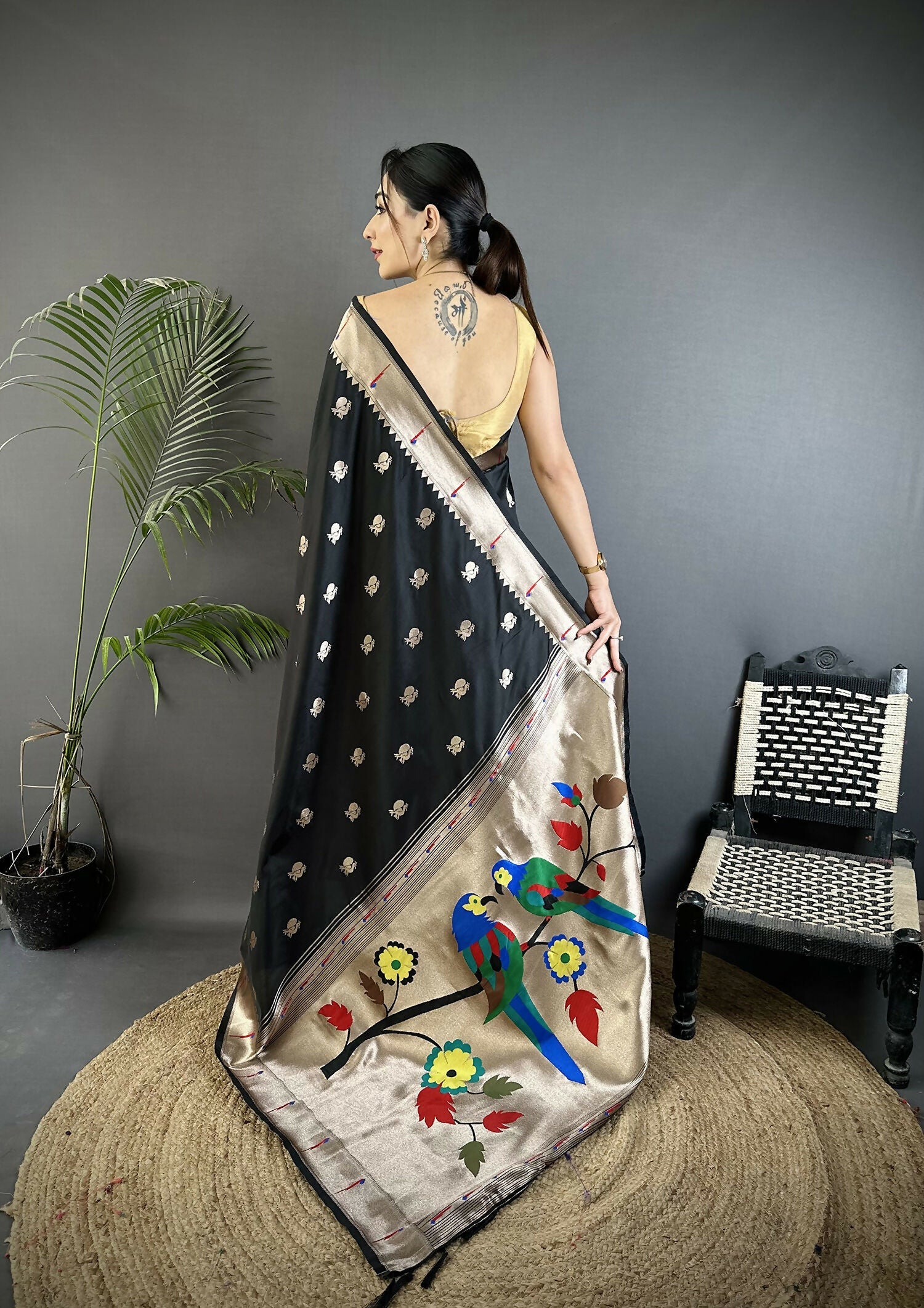 Joban Fashion Black Peacock & Floral Motifs Soft Silk Kanchipuram Saree - Distacart