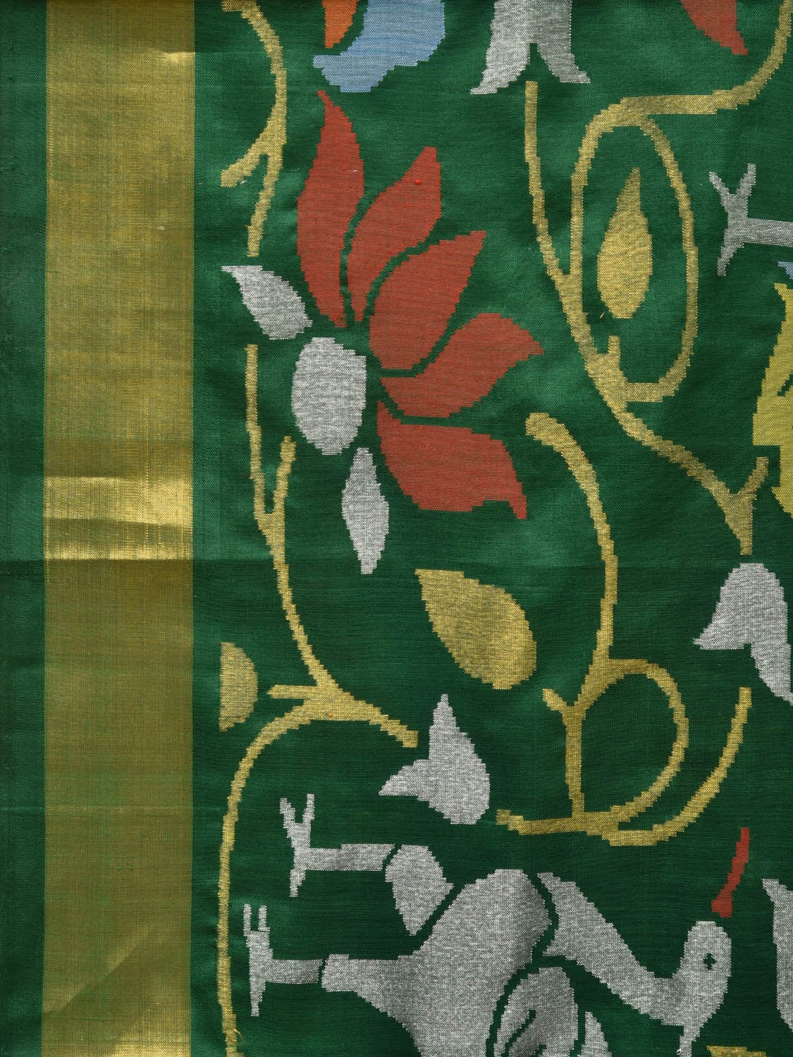 Dark Green Uppada Silk Handloom Saree with All Over Lotus and Birds Design - Global Threads