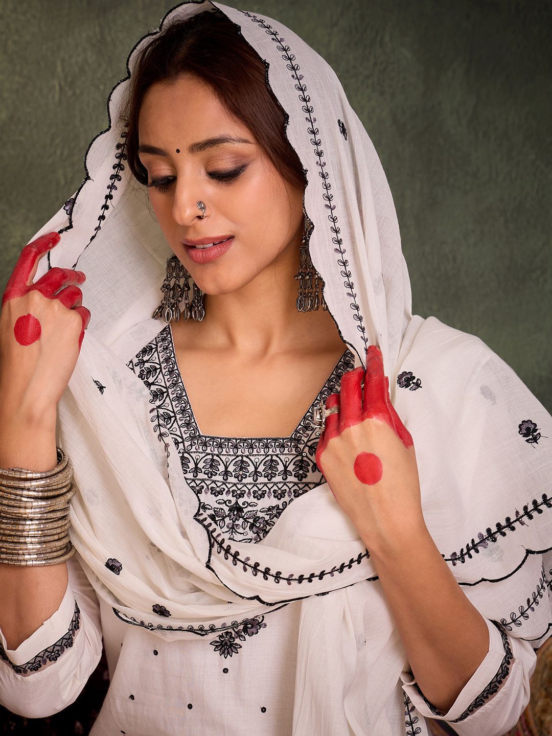Indo Era Floral Embroidered Thread Work Pure Cotton Kurta With Trousers & Dupatta - Distacart