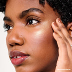 Benefit Cosmetics Glow-La-La Velvet Gleam Highlighter - Lumi