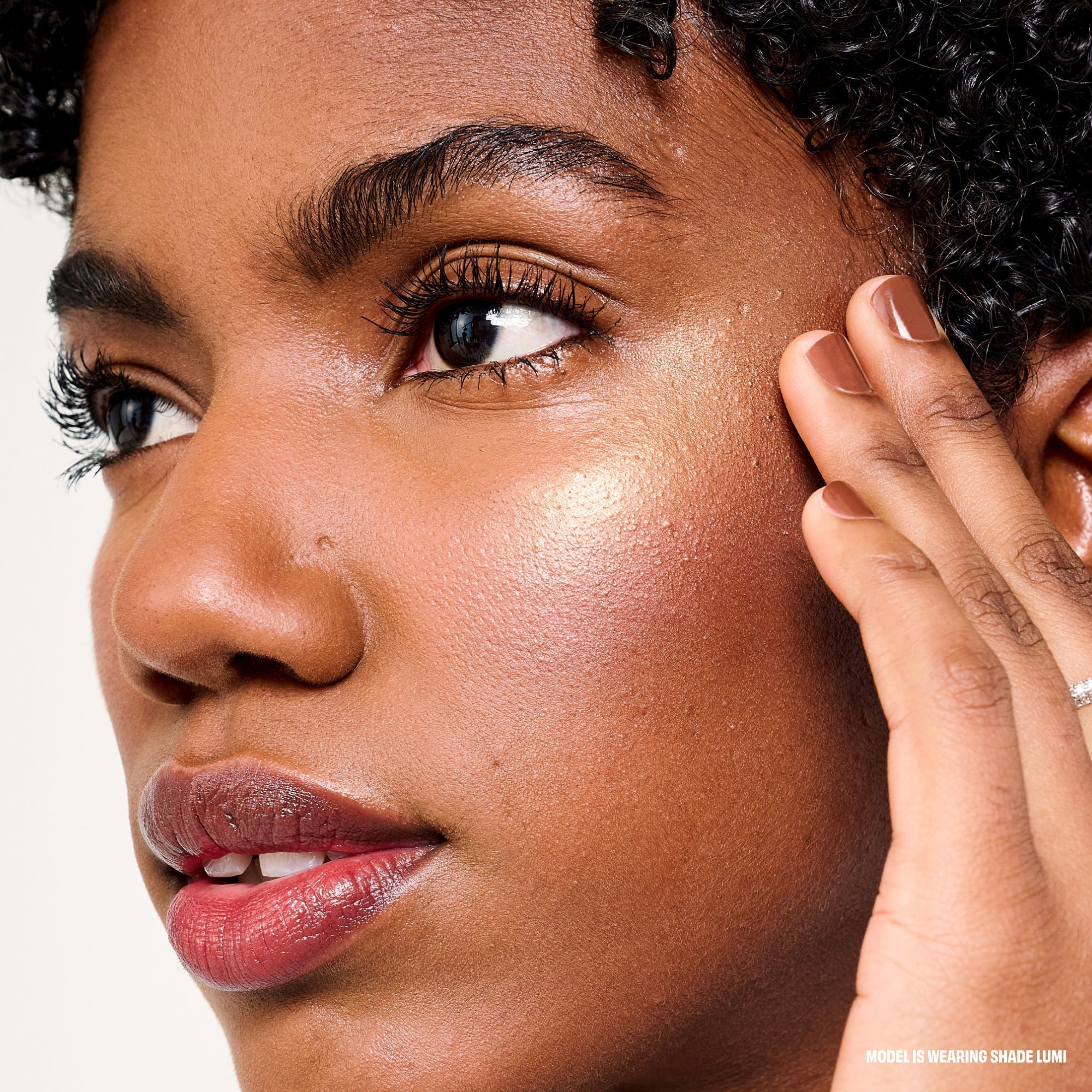 Benefit Cosmetics Glow-La-La Velvet Gleam Highlighter - Lumi