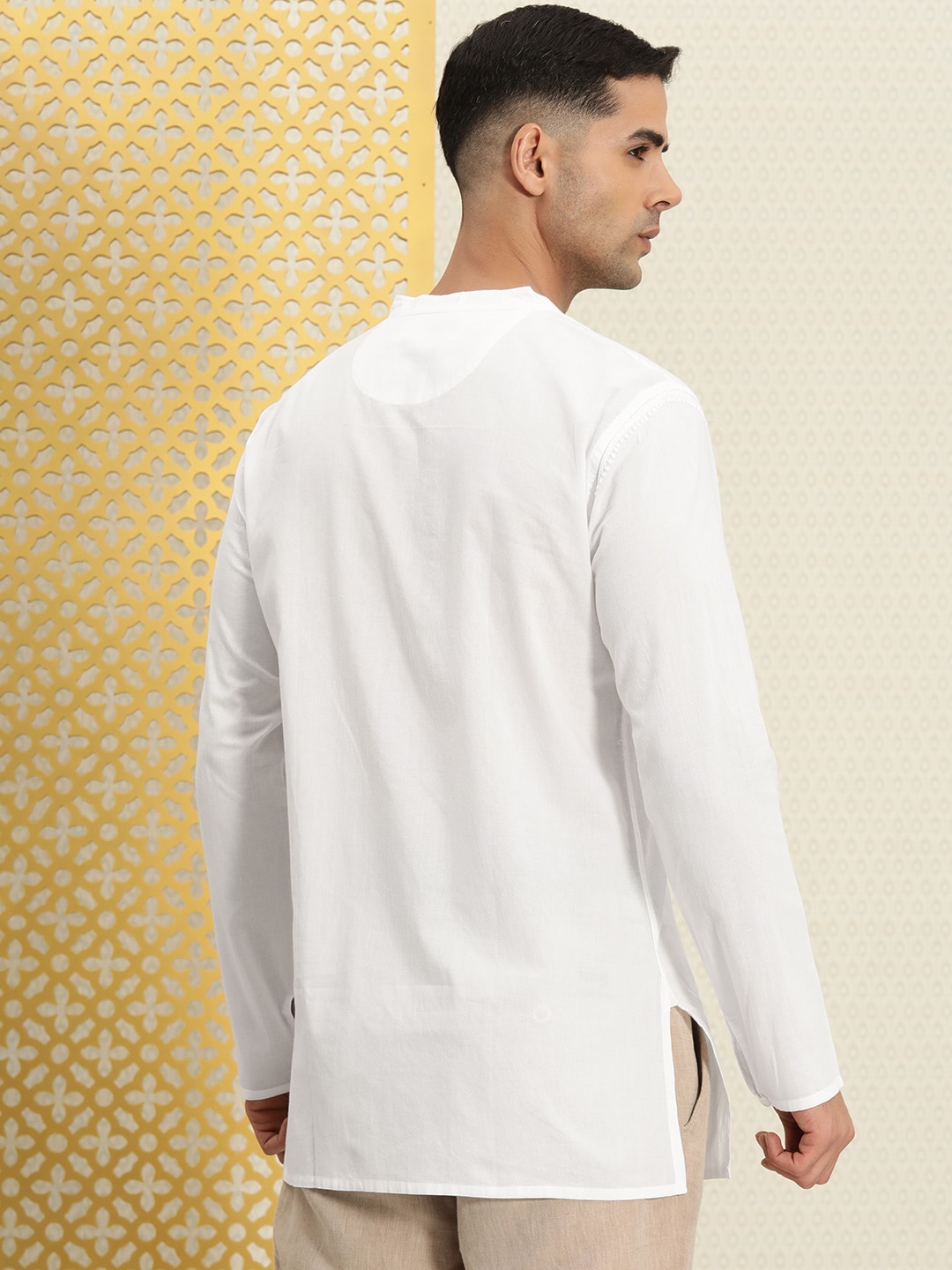 House of Pataudi Men Pure Cotton Solid Chikankari Jashn Short Kurta