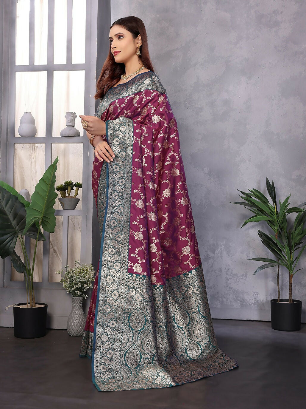Joban Fashion Banarasi Magenta Woven Soft Silk Saree - Distacart
