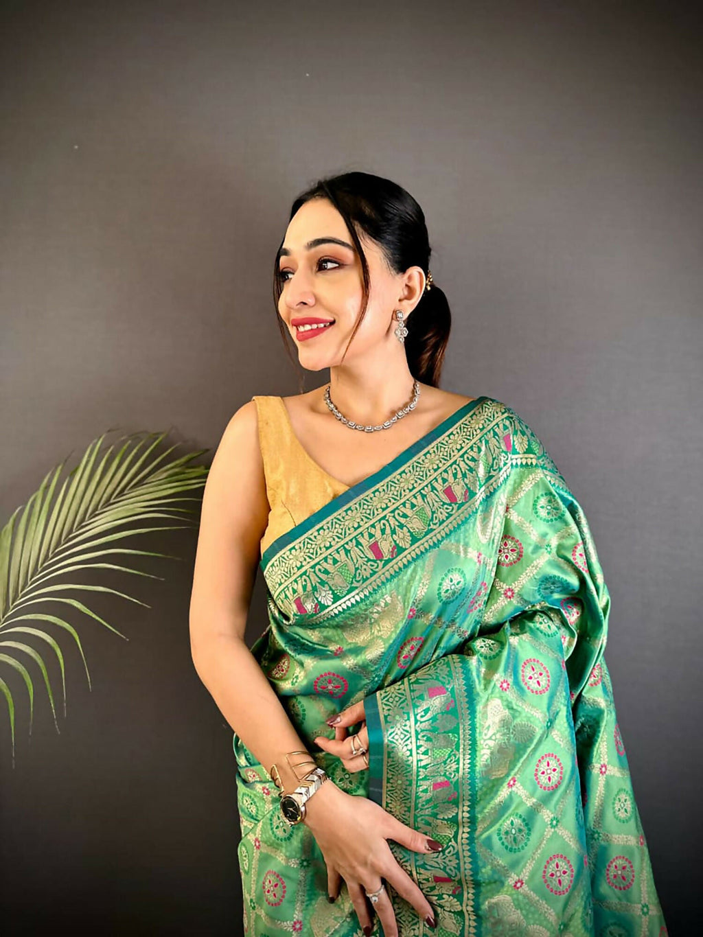Joban Fashion Bottle Green Butti Motifs Soft Silk Patola Saree - Distacart