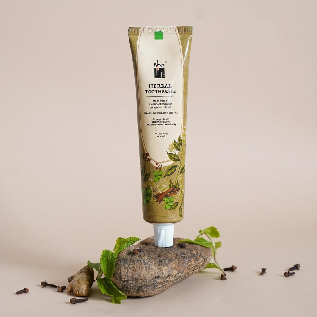 Isha Life Herbal Toothpaste - Distacart
