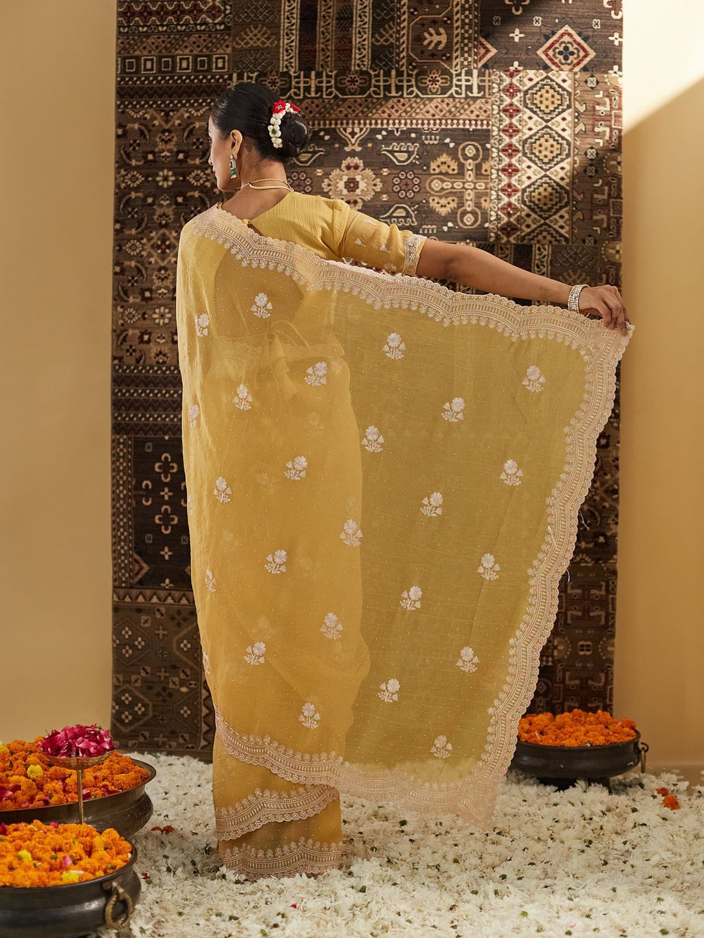 kasee Floral Phulkari Silk Blend Saree - Distacart