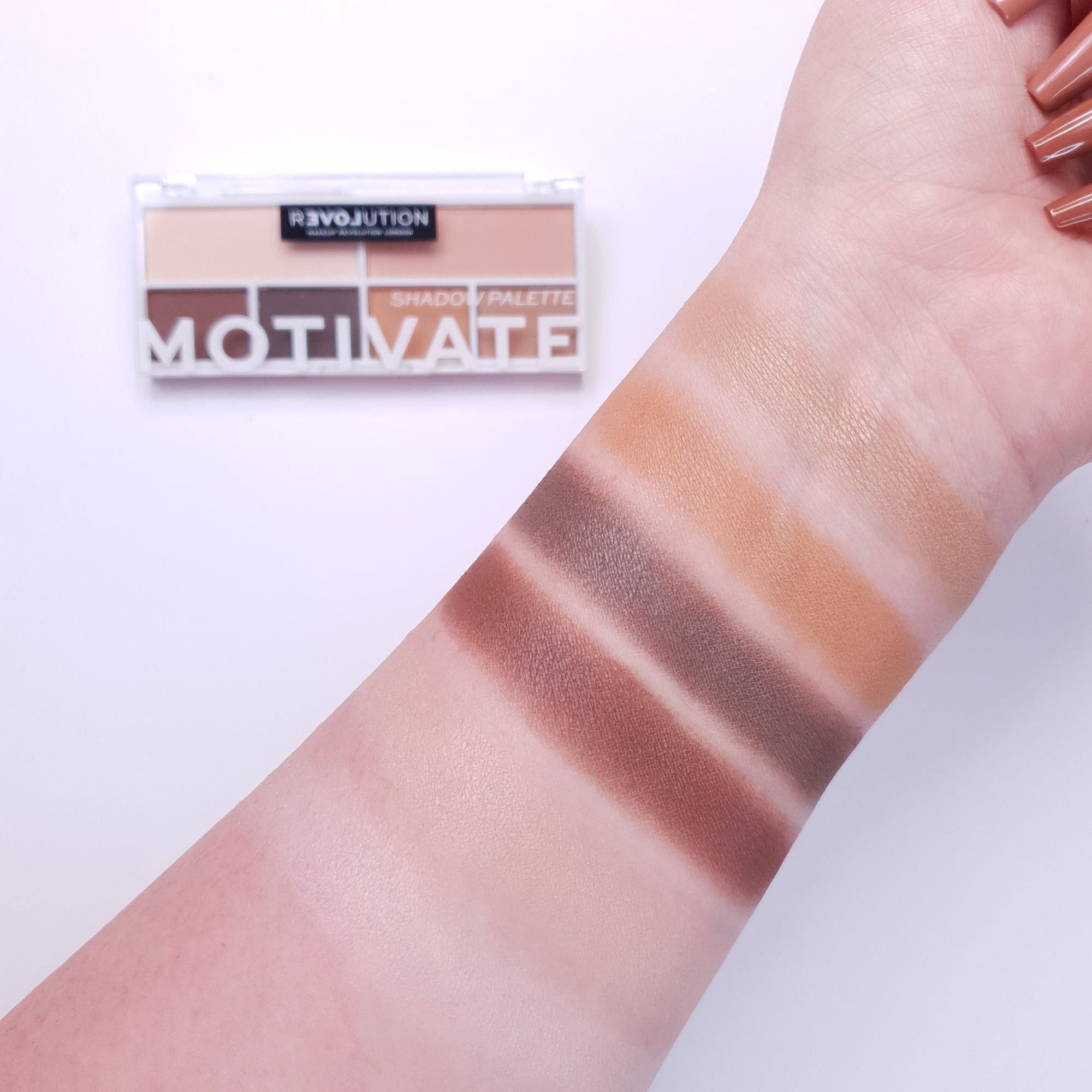Makeup Revolution Relove Colour Play Eyeshadow Palette - Motivate - Distacart