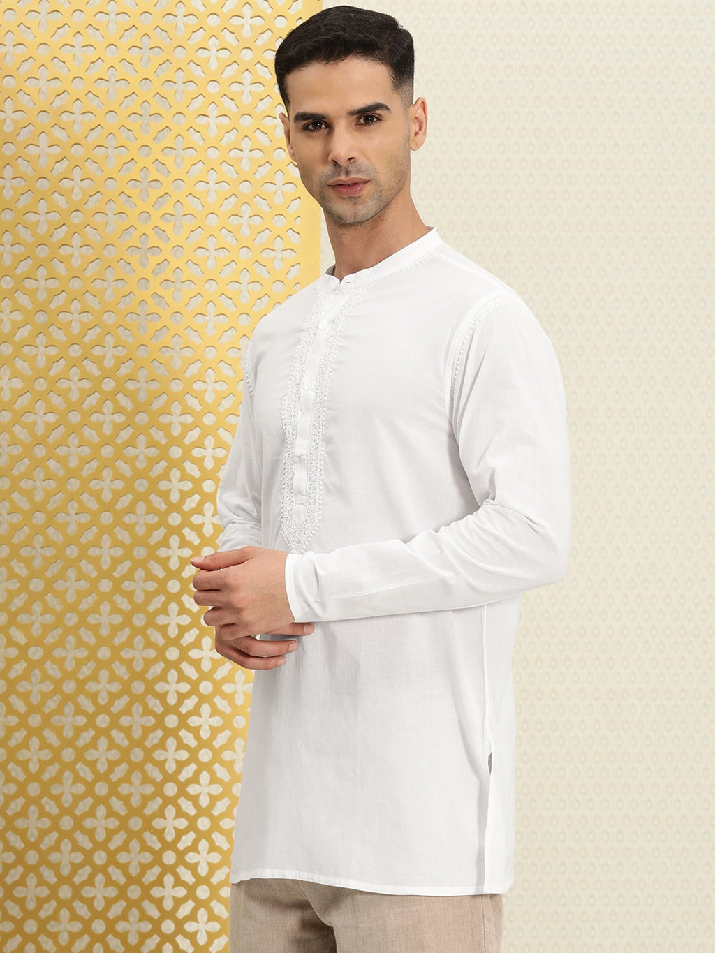 House of Pataudi Men Pure Cotton Solid Chikankari Jashn Short Kurta
