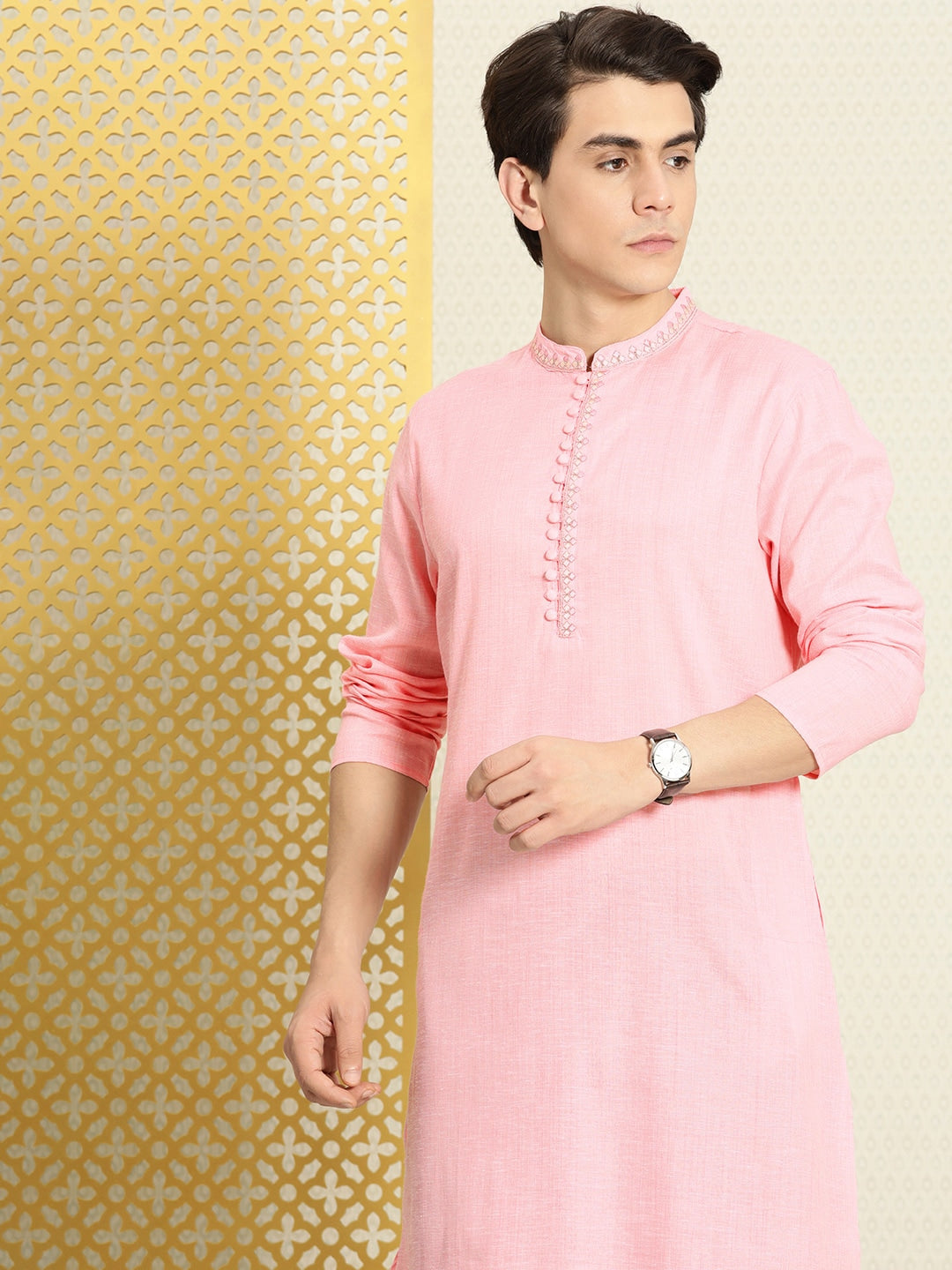 House of Pataudi Men Solid Thread Work Jashn Kurta