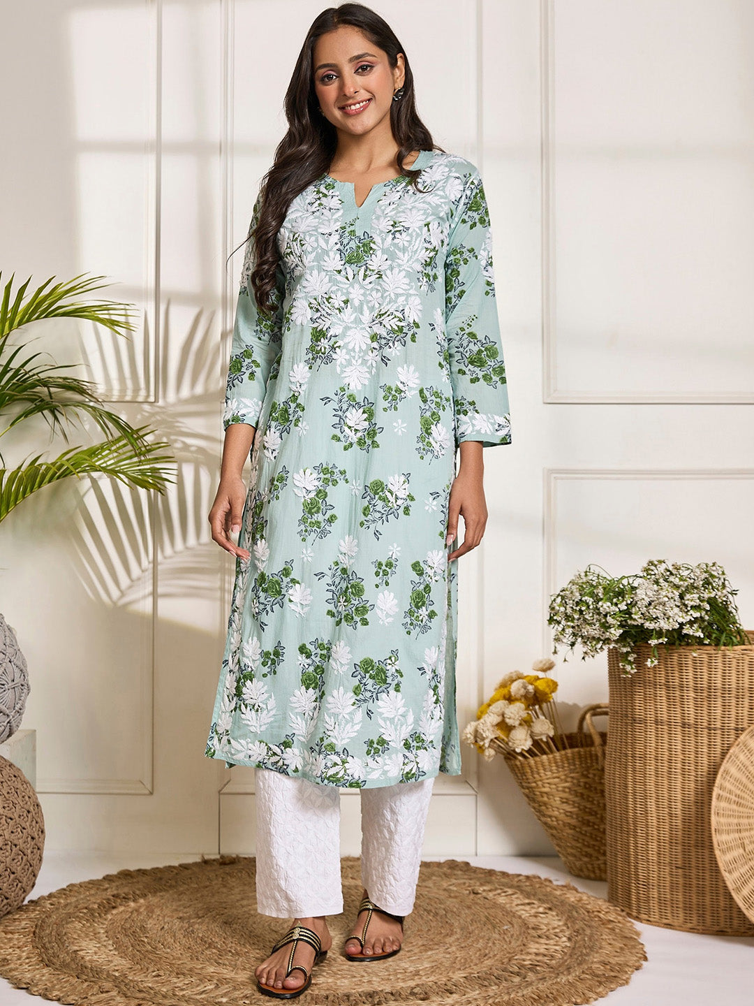 HOUSE OF KARI Floral Embroidered Chikankari Pure Cotton Kurta