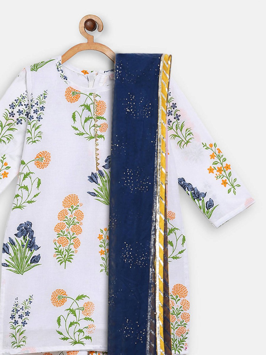 Ahalyaa White Cotton Straight Floral Printed Kids Kurta Pant Sets With Dupatta For Girls