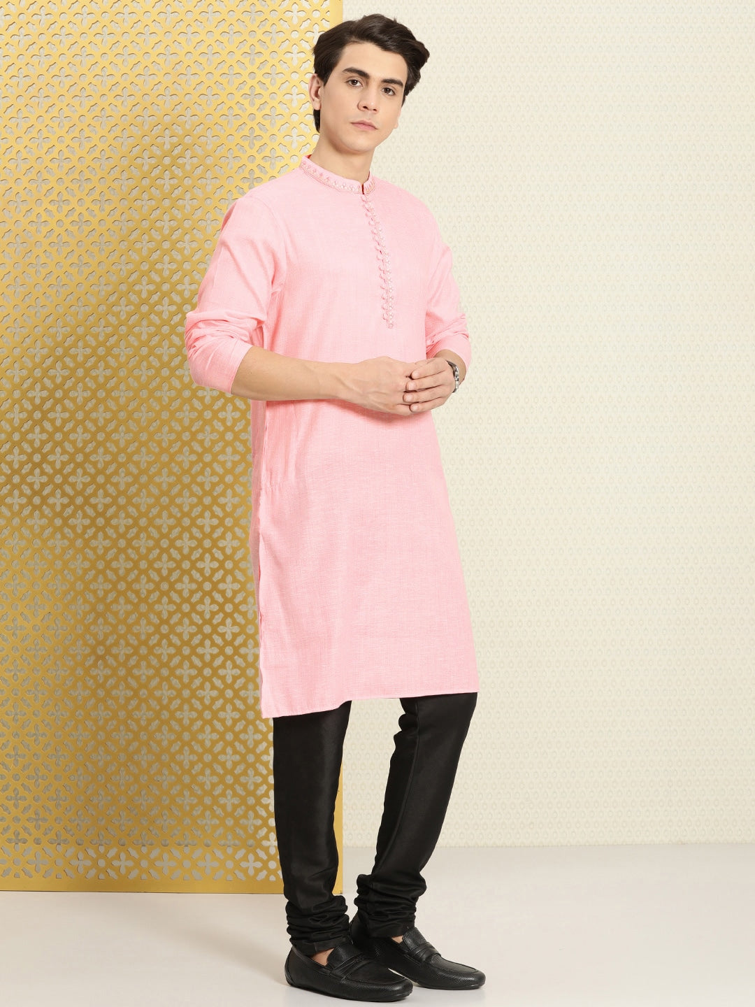 House of Pataudi Men Solid Thread Work Jashn Kurta