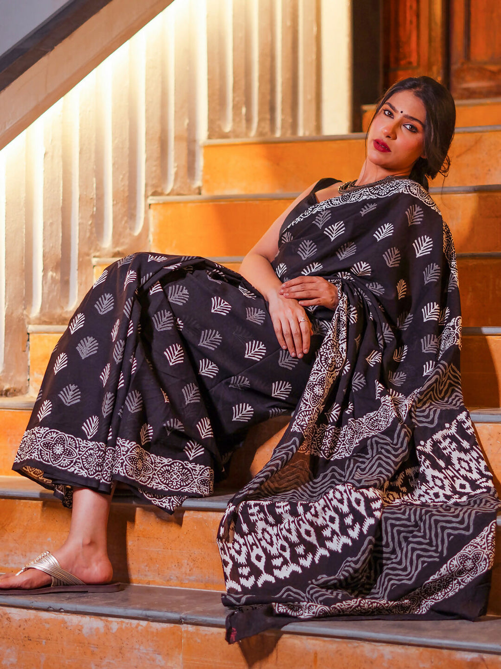 Zibaa Hand-Blocked Pure Mul Cotton Black Saree - Distacart
