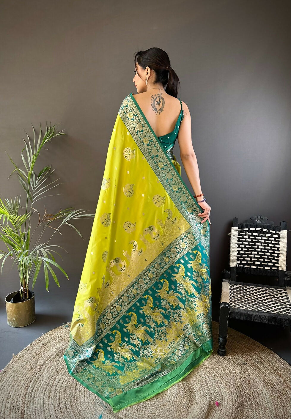 Joban Fashion Green Meenakari Picock Paithani Sarees