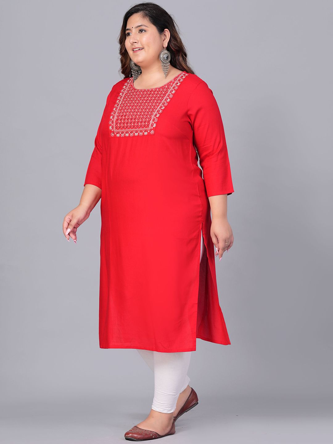 Sztori Women Yoke Design Thread Work Kurta