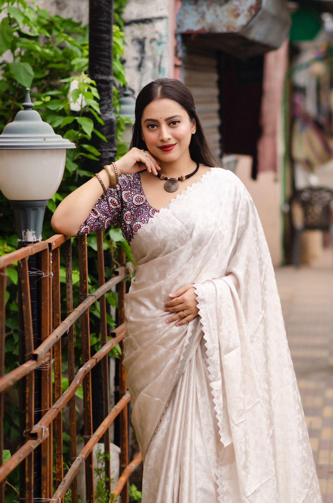 Grey Poly Silk Ethnic Motifs Saree with Unstitched Blouse - A2M