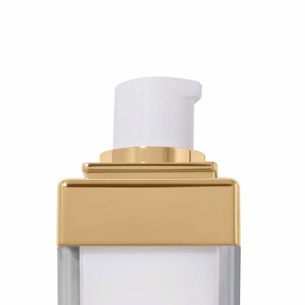 MYGLAMM GlOW Iridescent Brightening Essence