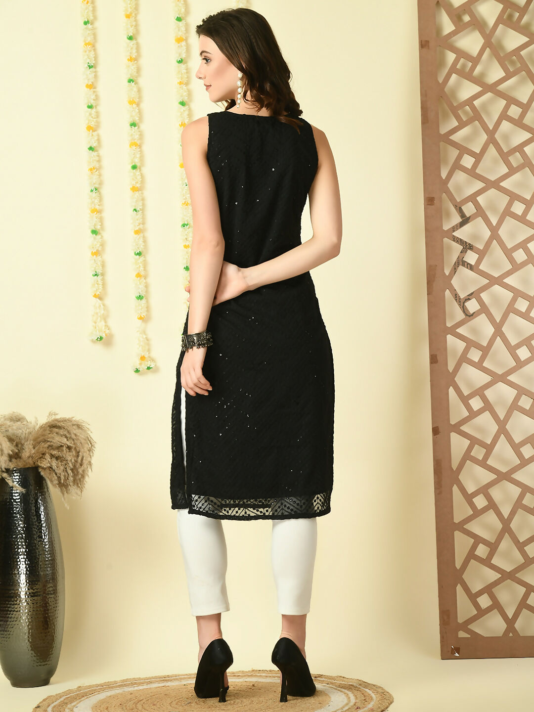 Myshka Women's Black Georgette Sleeveless Straight Party Kurta
