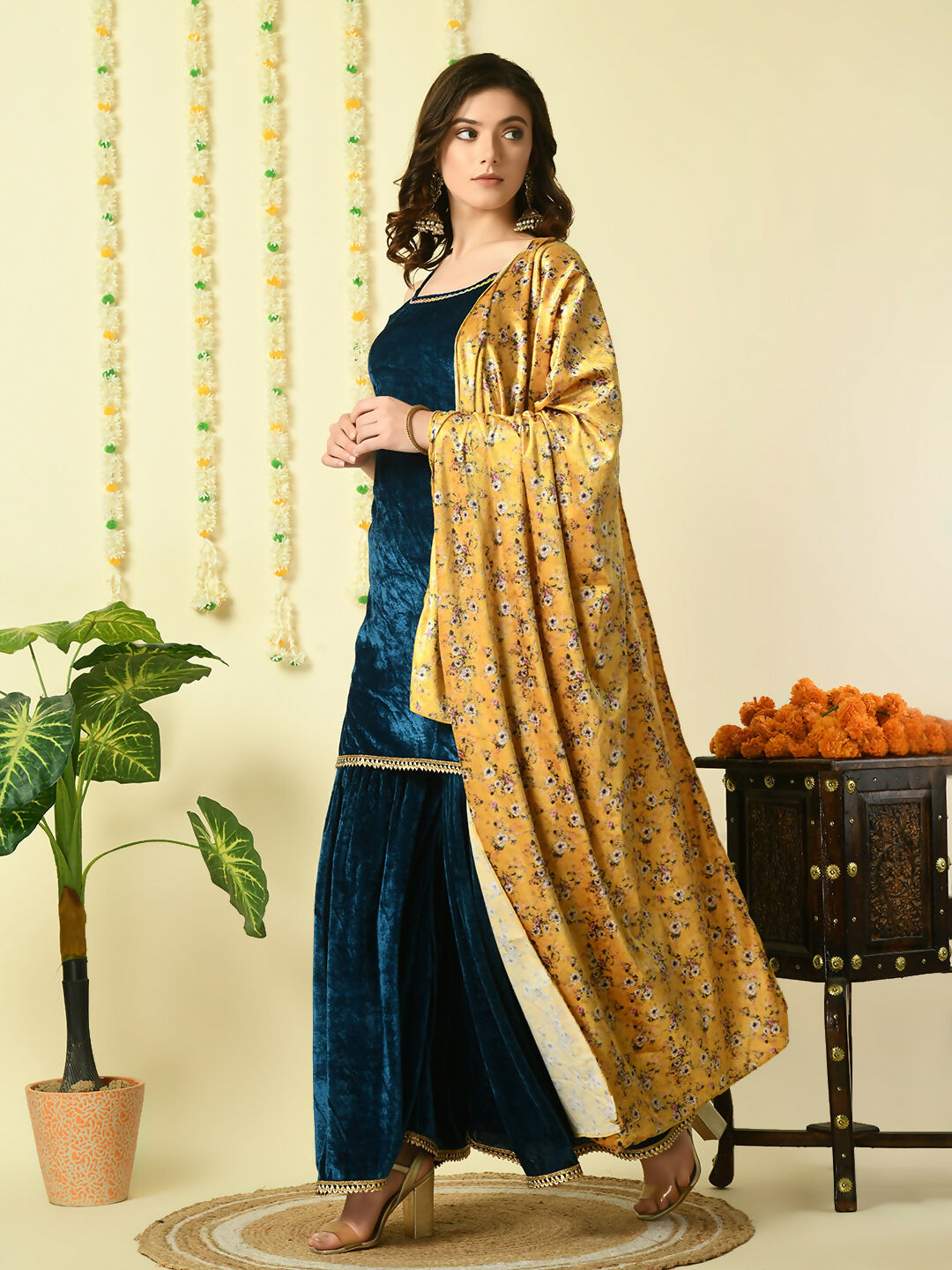 Myshka Women's Teal Velvet Kurti & Sharara With Dupatta Party Sets