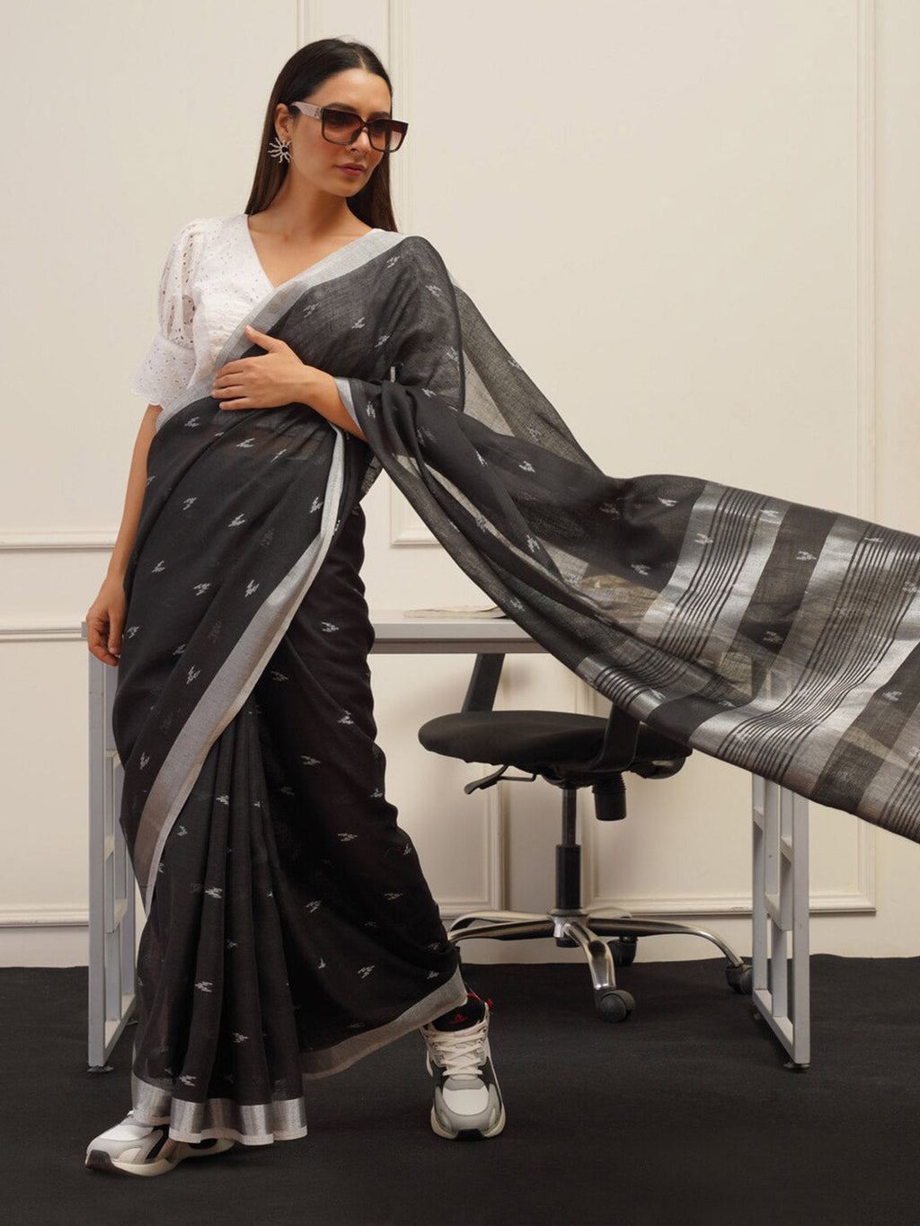 Tikhi Imli Ethnic Motifs Saree - Distacart