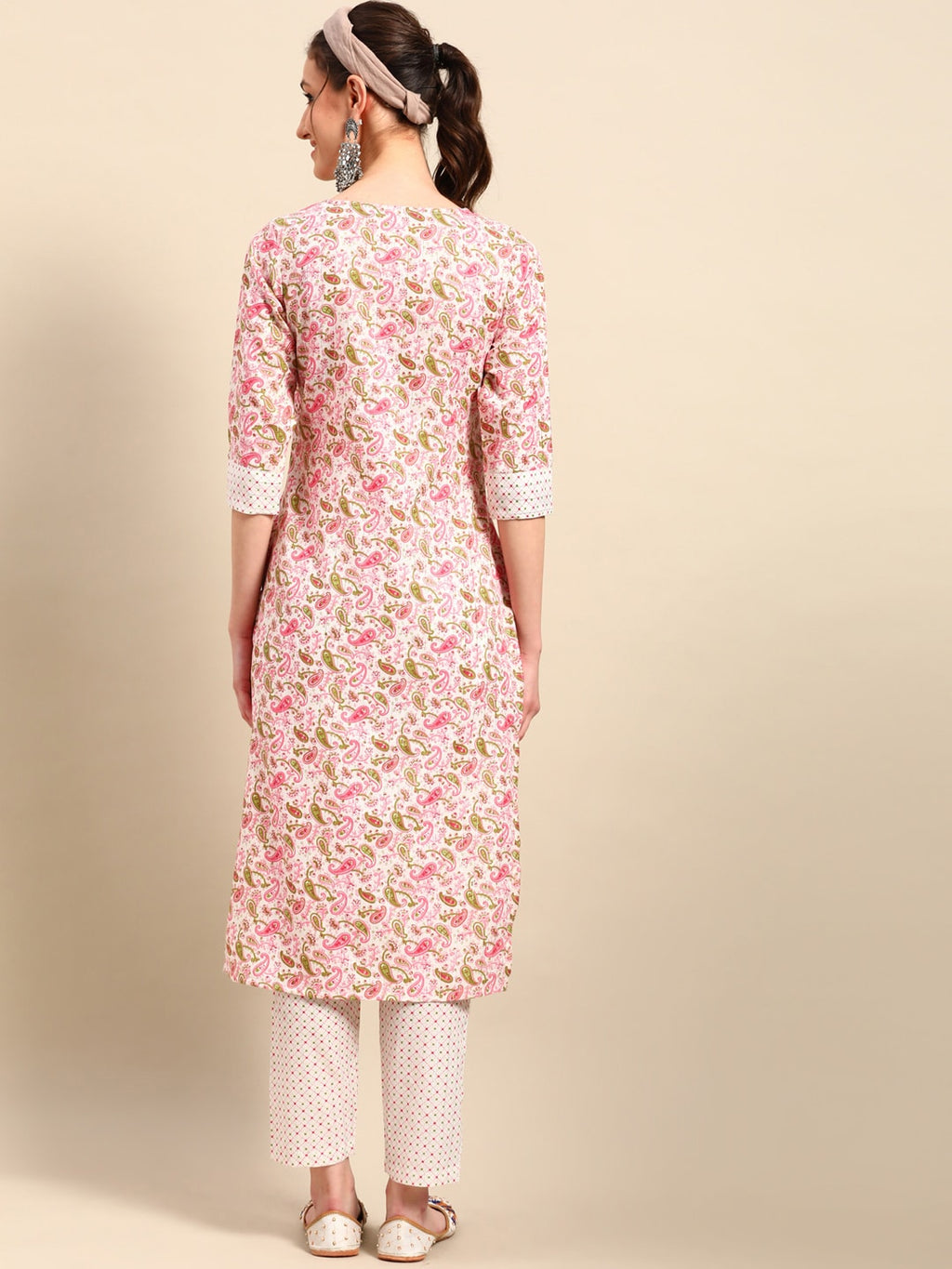 Sangria Women Paisley Printed Gotta Patti Kurta With Trousers